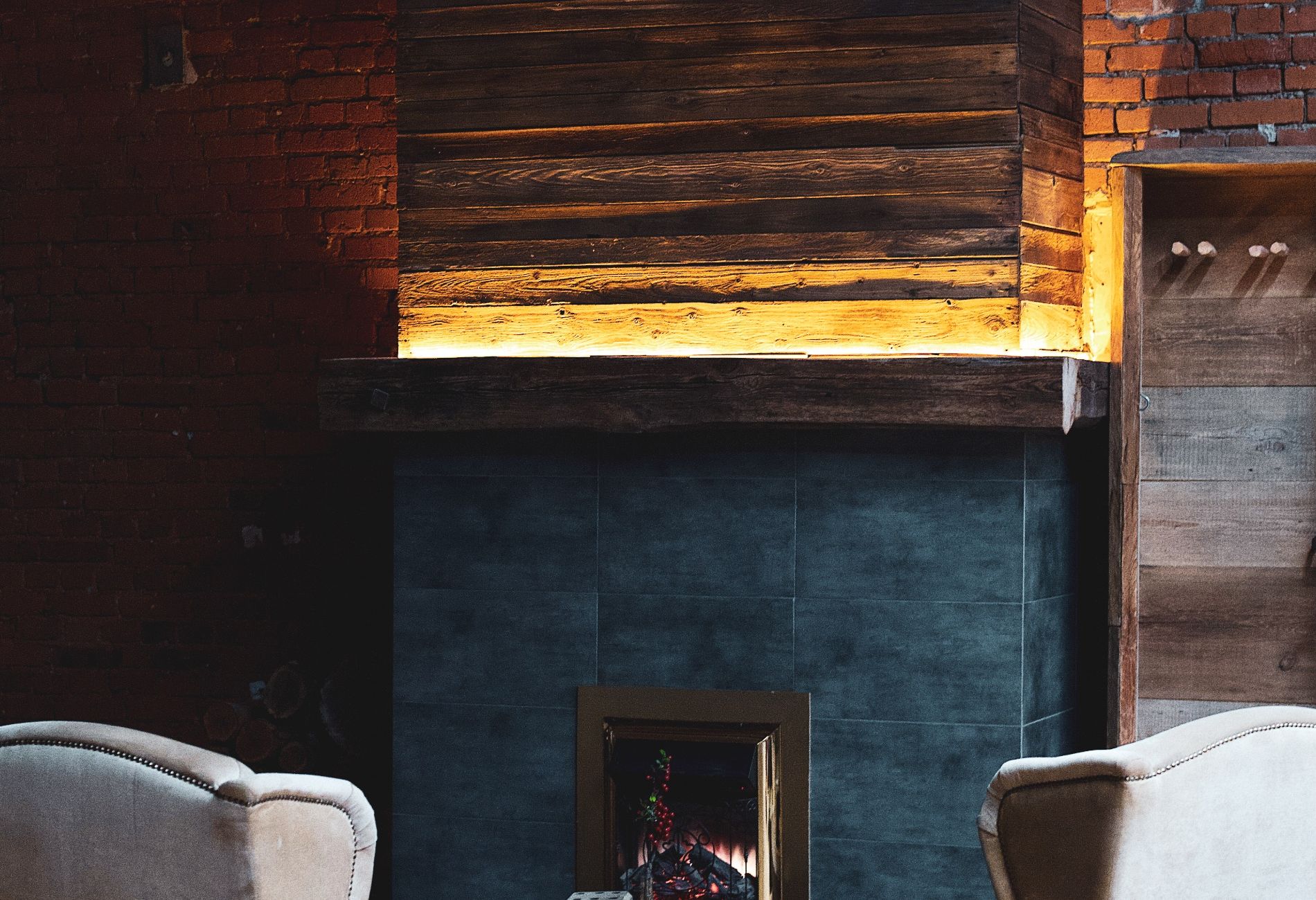 Панорамные окна в лофте CHALET