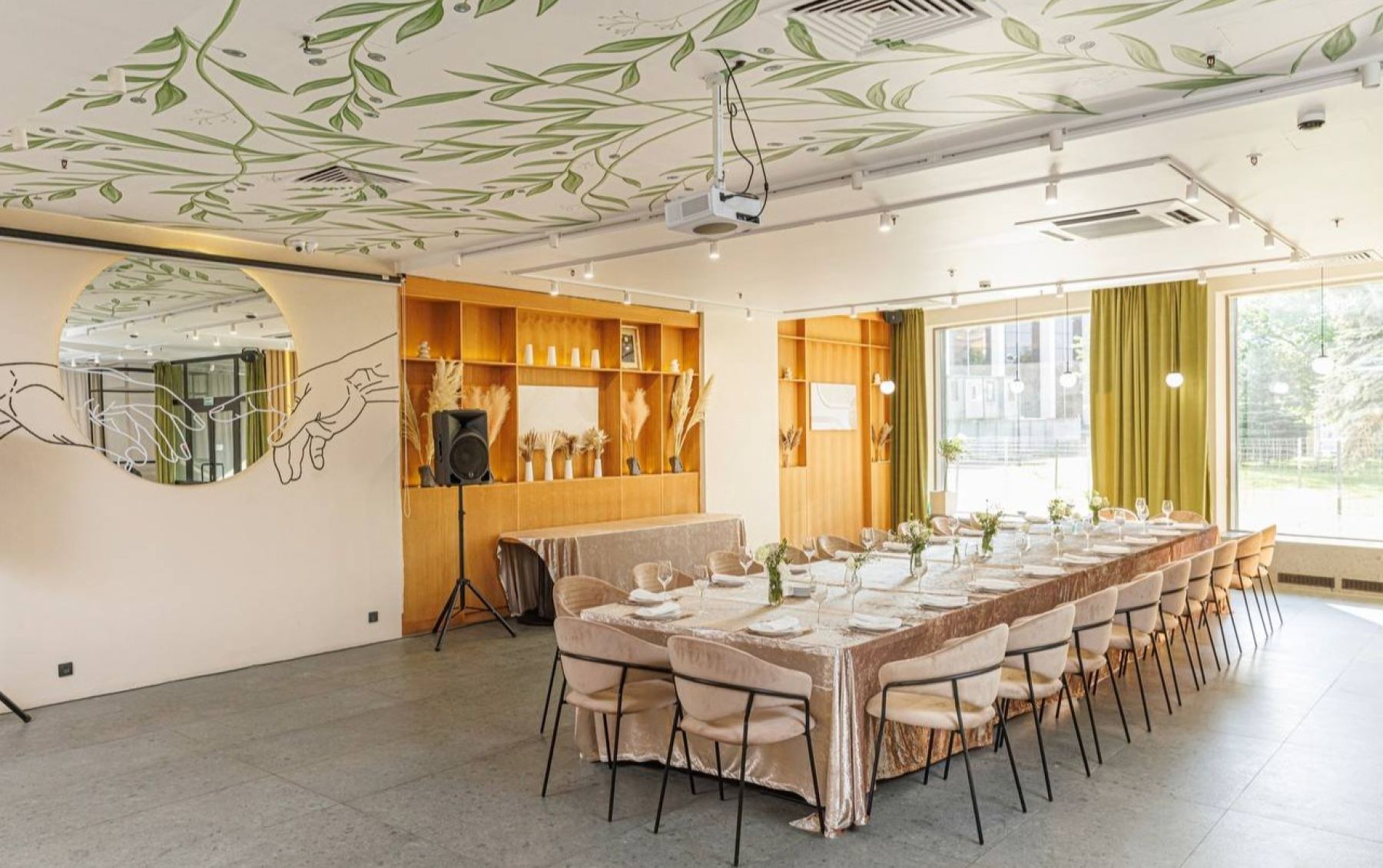 Лофт с панорамными окнами в Санкт-Петербурге