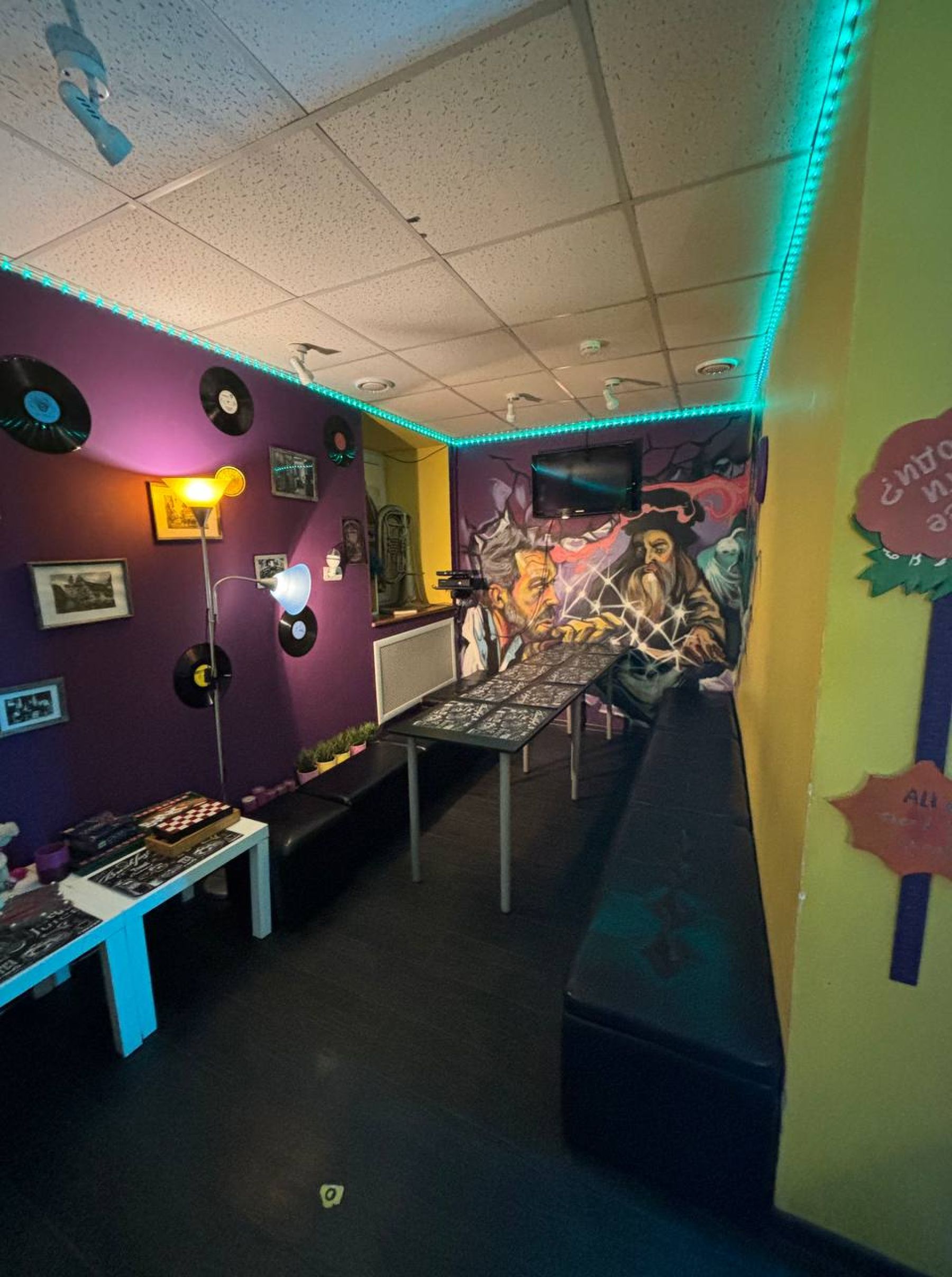 Граффити на стенах лофта для аренды