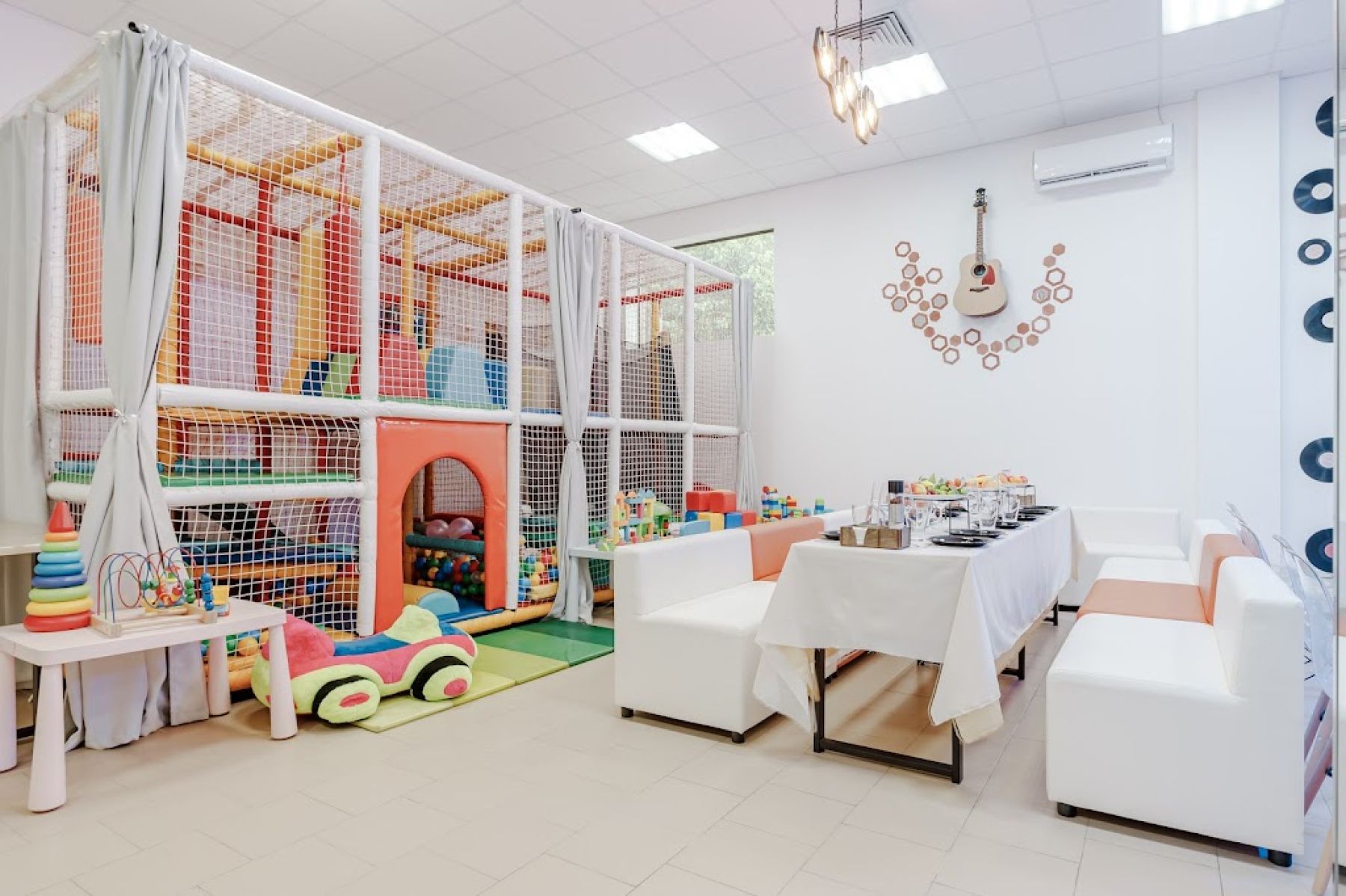 Лофт Изи Пати - кухонный уголок