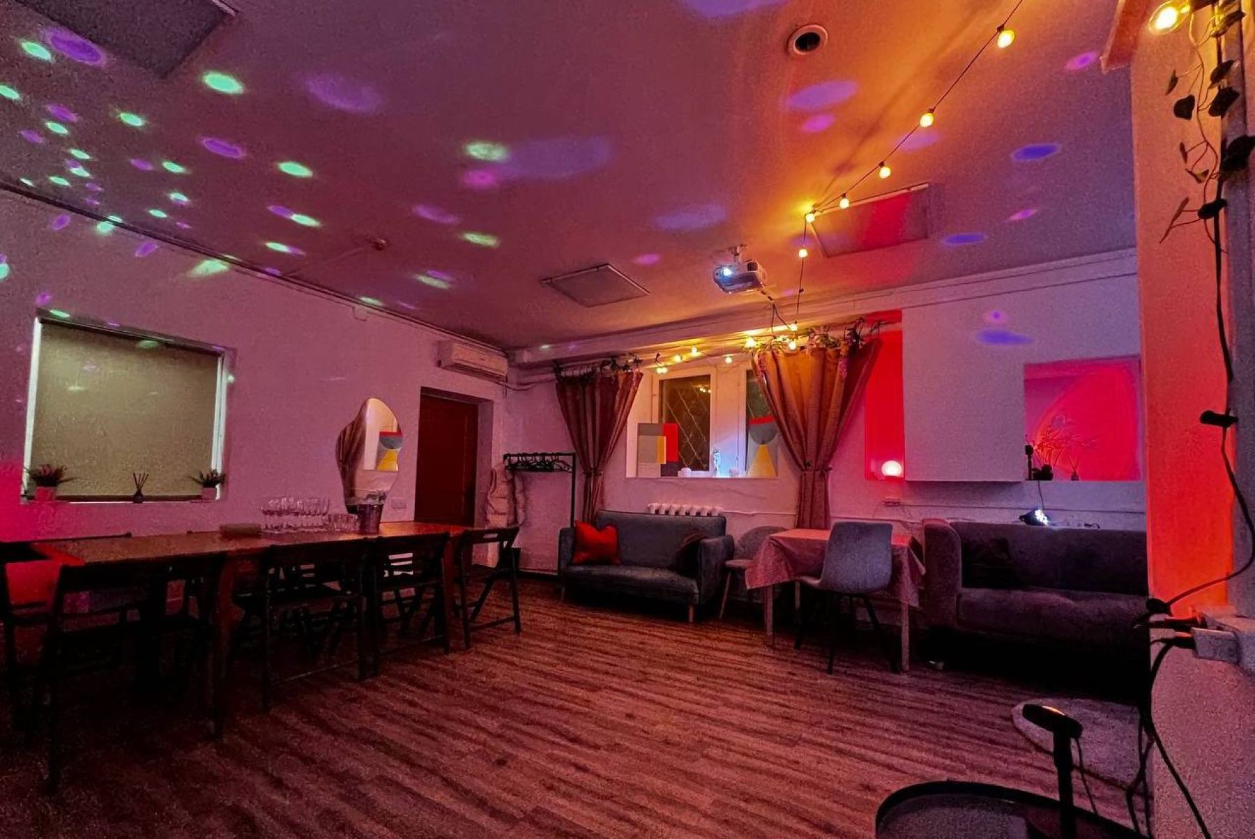 Интерьер лофта SUNRISE, зона для отдыха