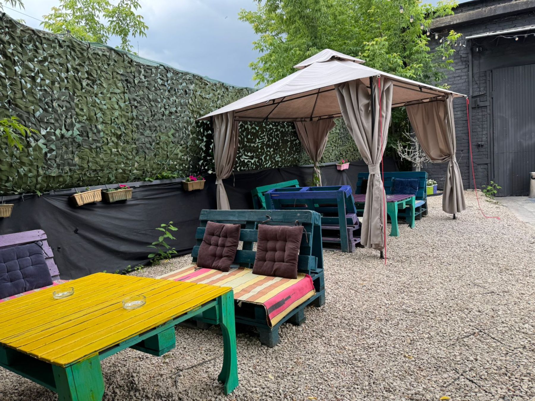 Зеленая веранда лофта Forest в Москве