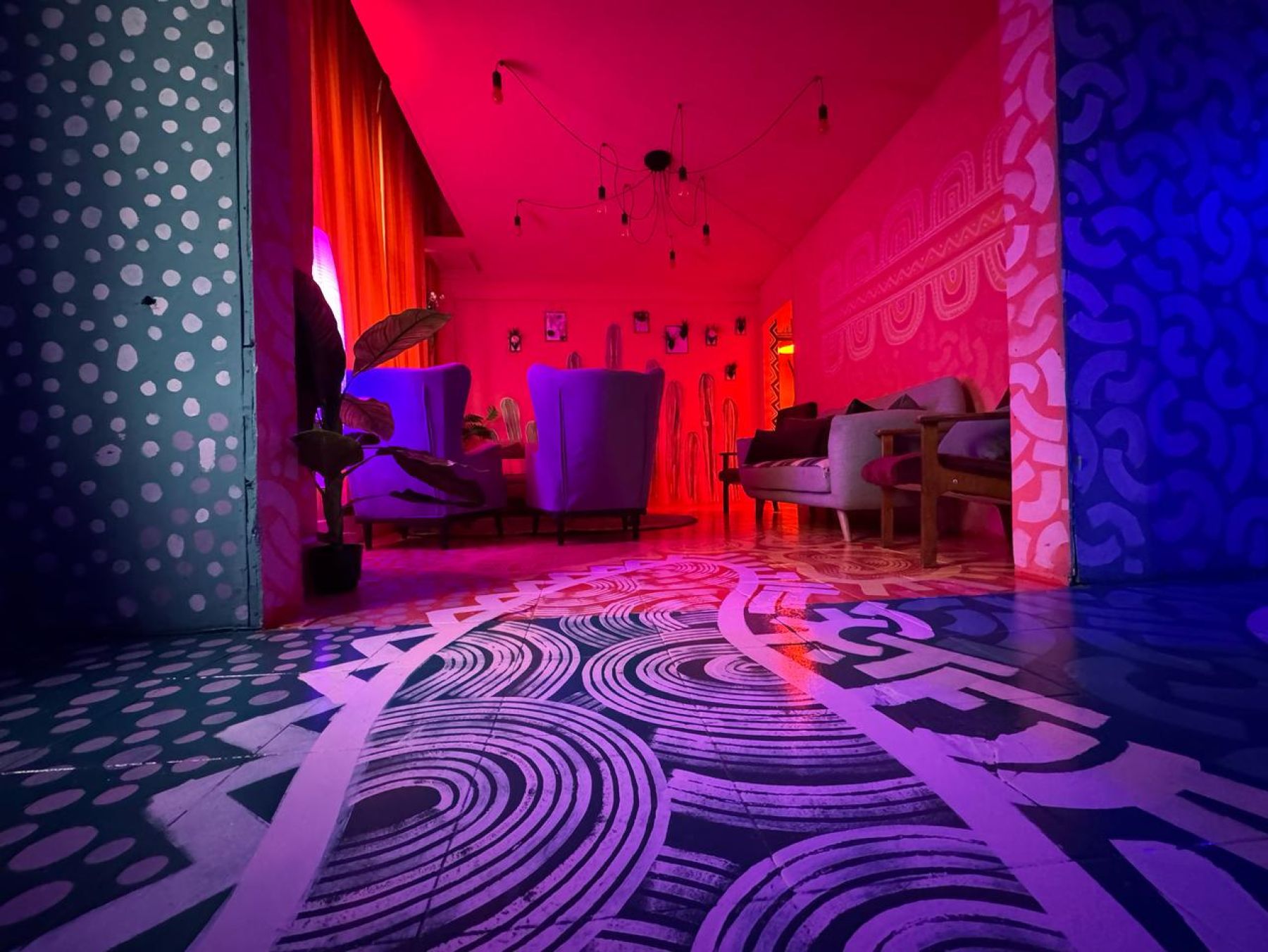 Просторный зал лофта Home для мероприятий