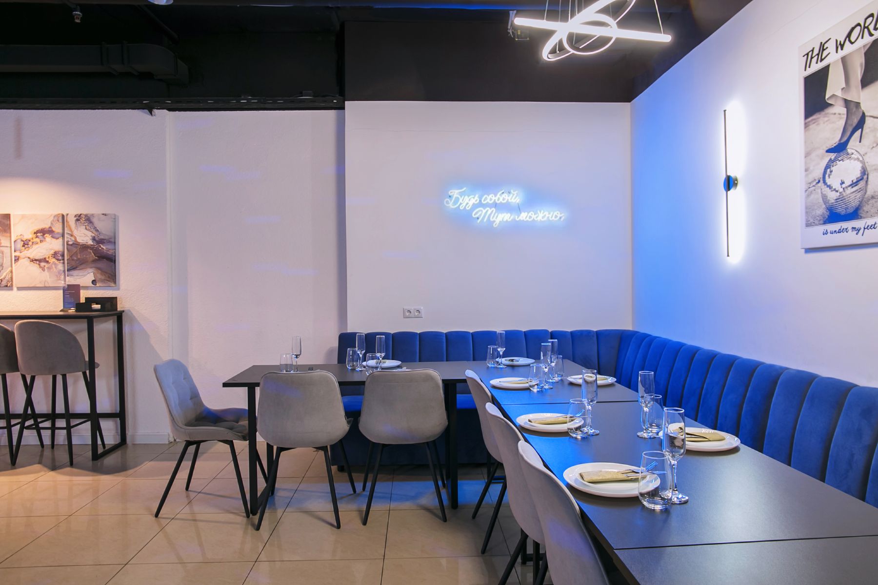 Зал лофта Gallery, готовый для вечеринки