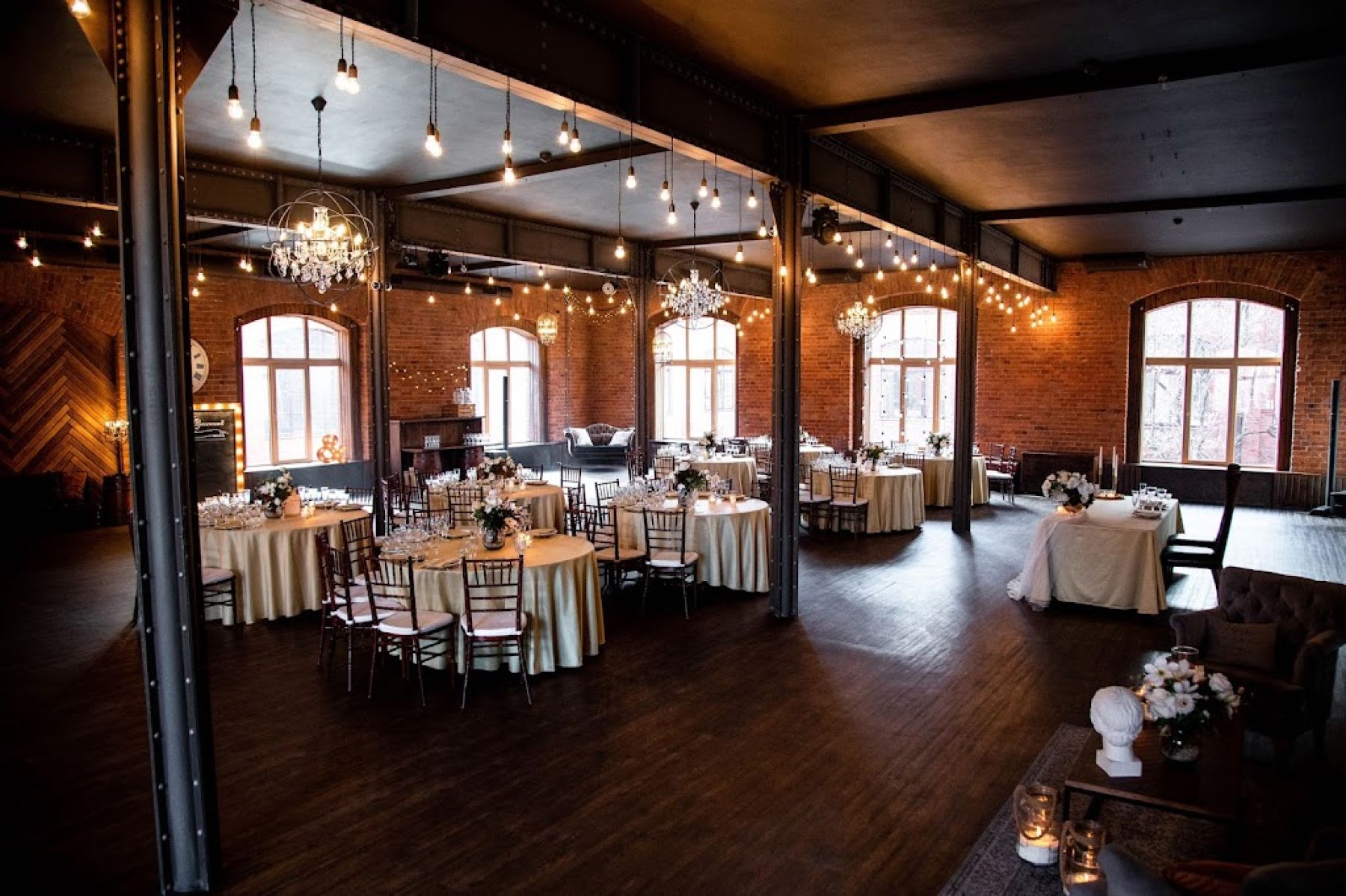 Крафт Лофт "Весенний" - место для свадеб и корпоративов