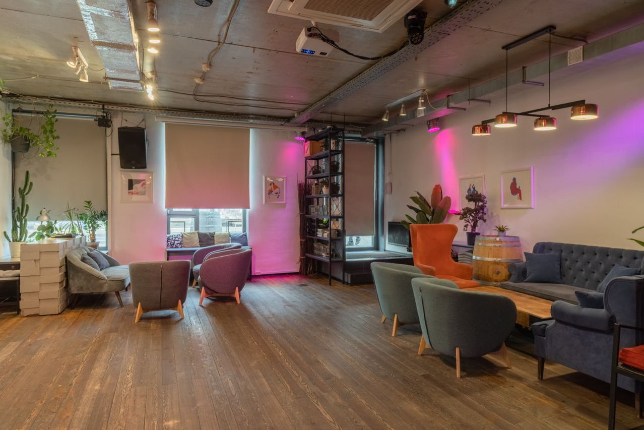 Световое оборудование для аренды лофта