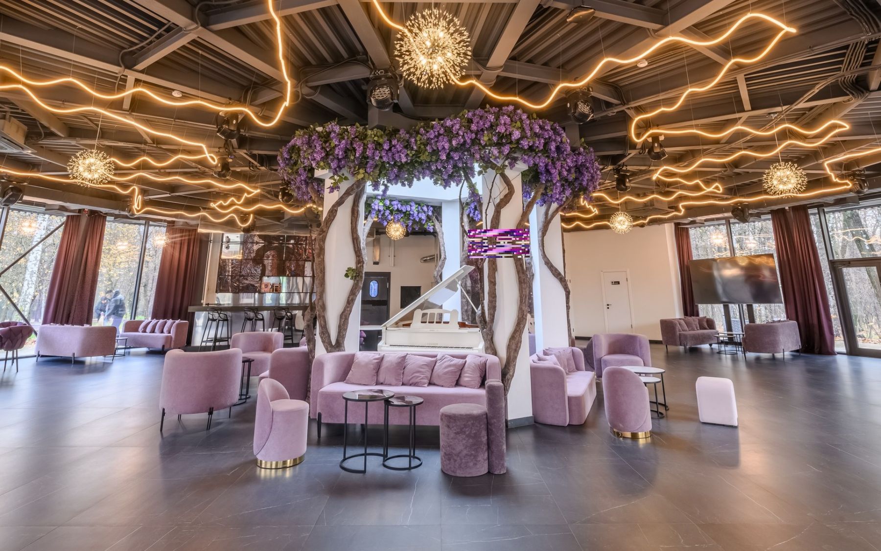 Купольный лофт Врубель в Сокольниках - панорамные окна