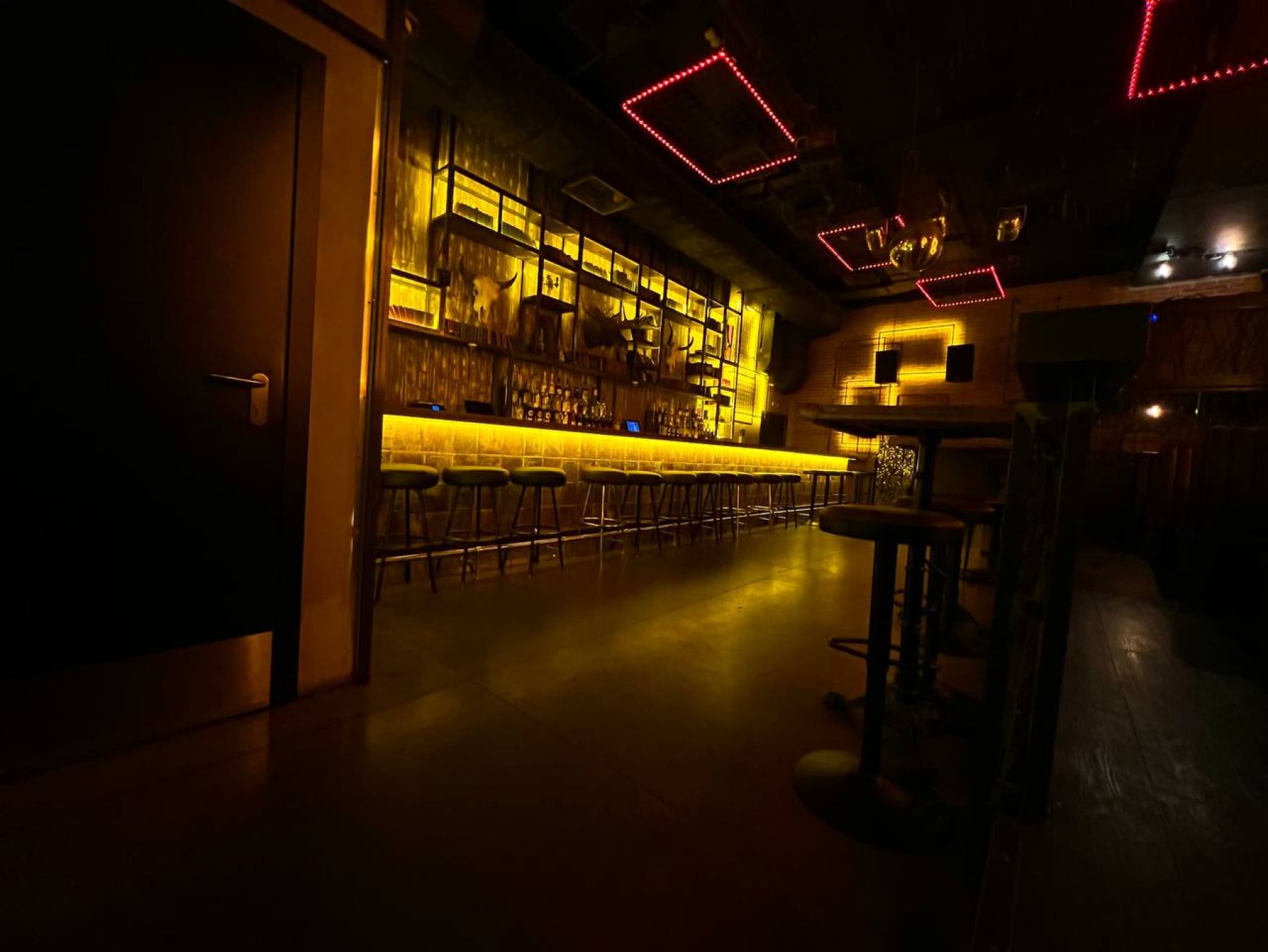 Бар Crazy Loft с уютной атмосферой