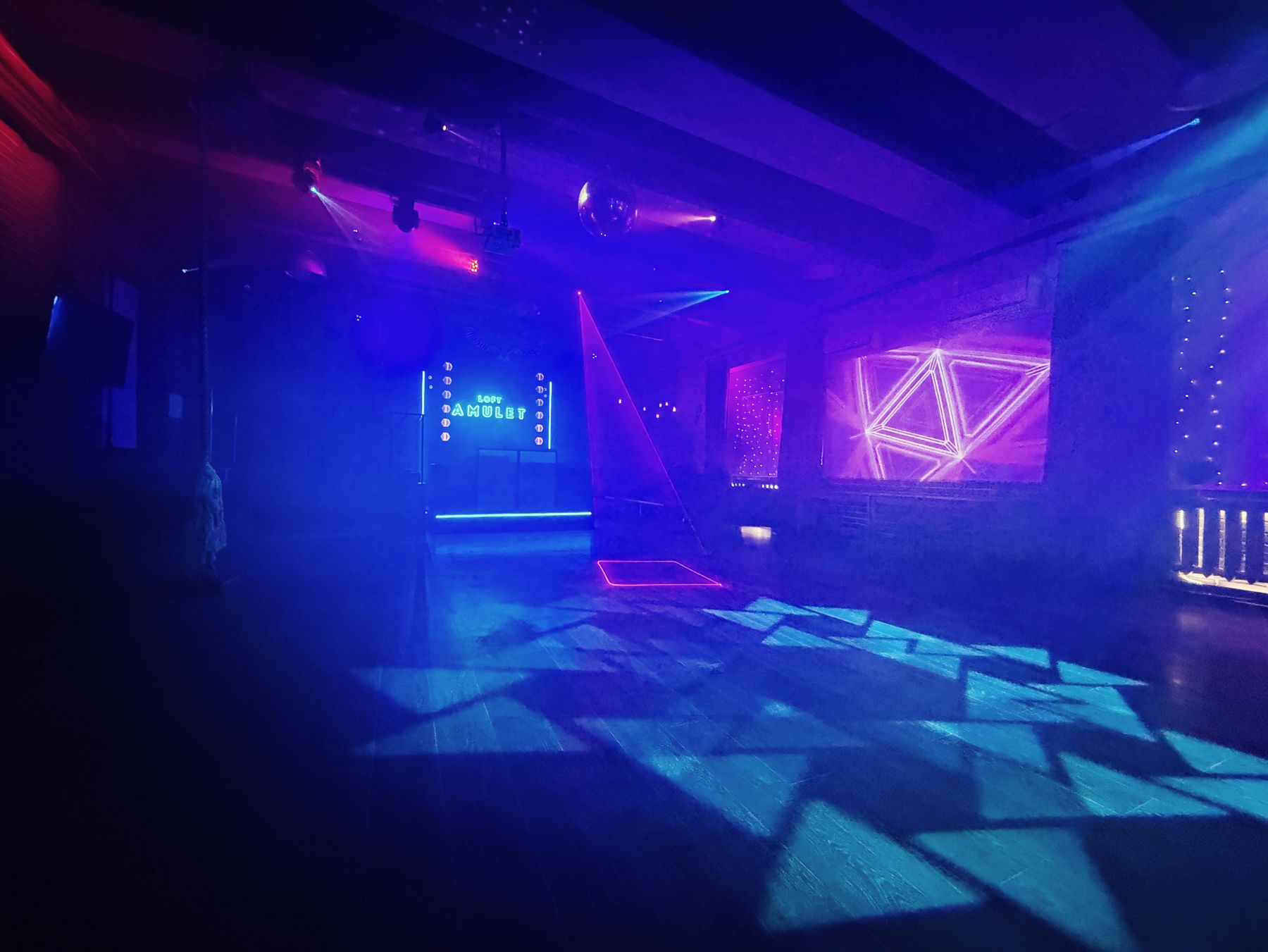 Музыкальное оборудование в лофте