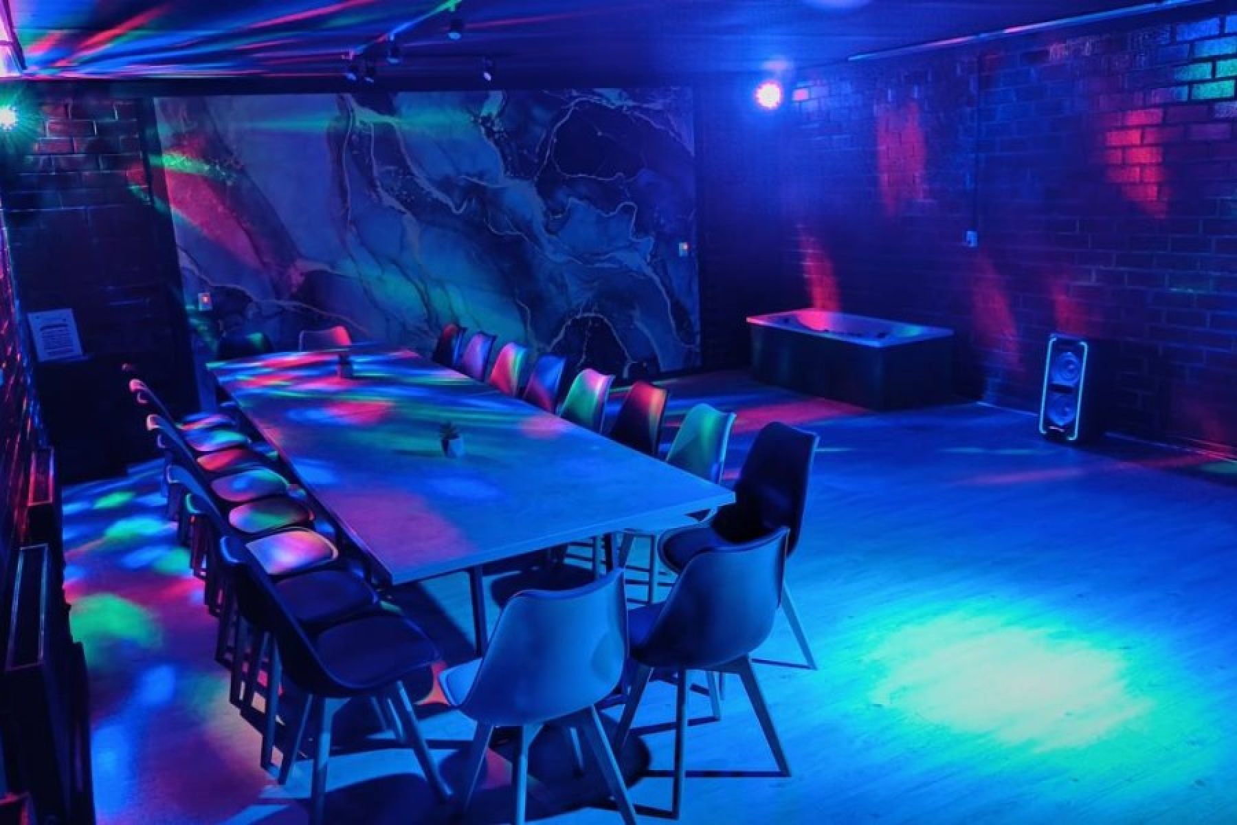 Светлое пространство для мероприятий в Крылья