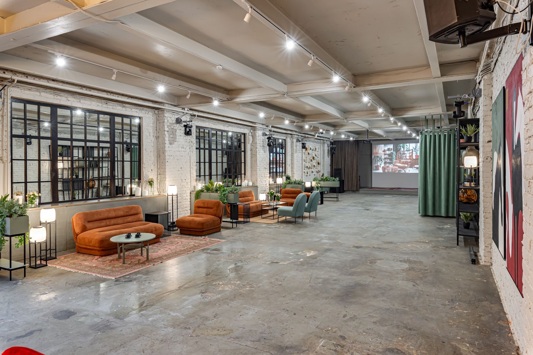 Основной зал площадки FRAME на Красном Октябре