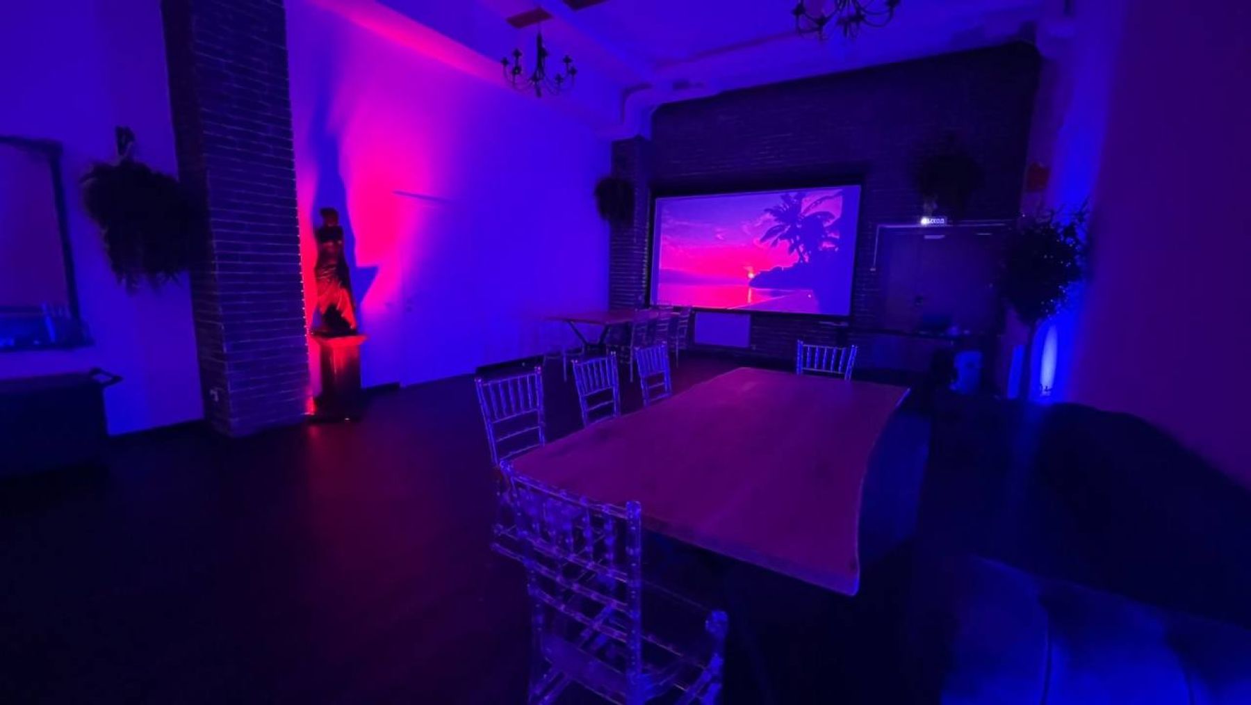 Светлый лофт на Алексеевской с уютной обстановкой