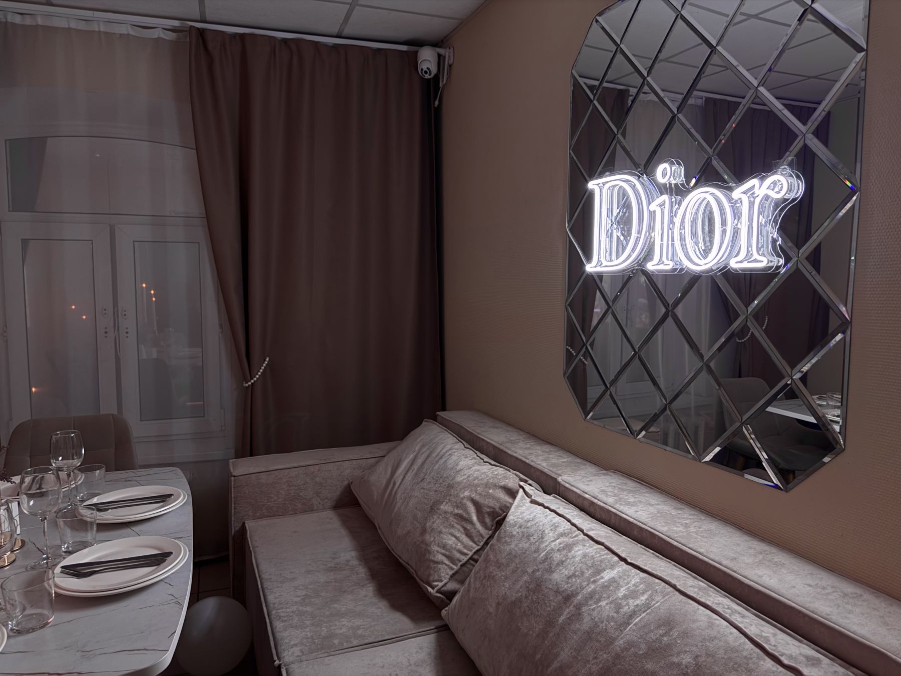 Уютная мебель в лофте Dior на Семеновской