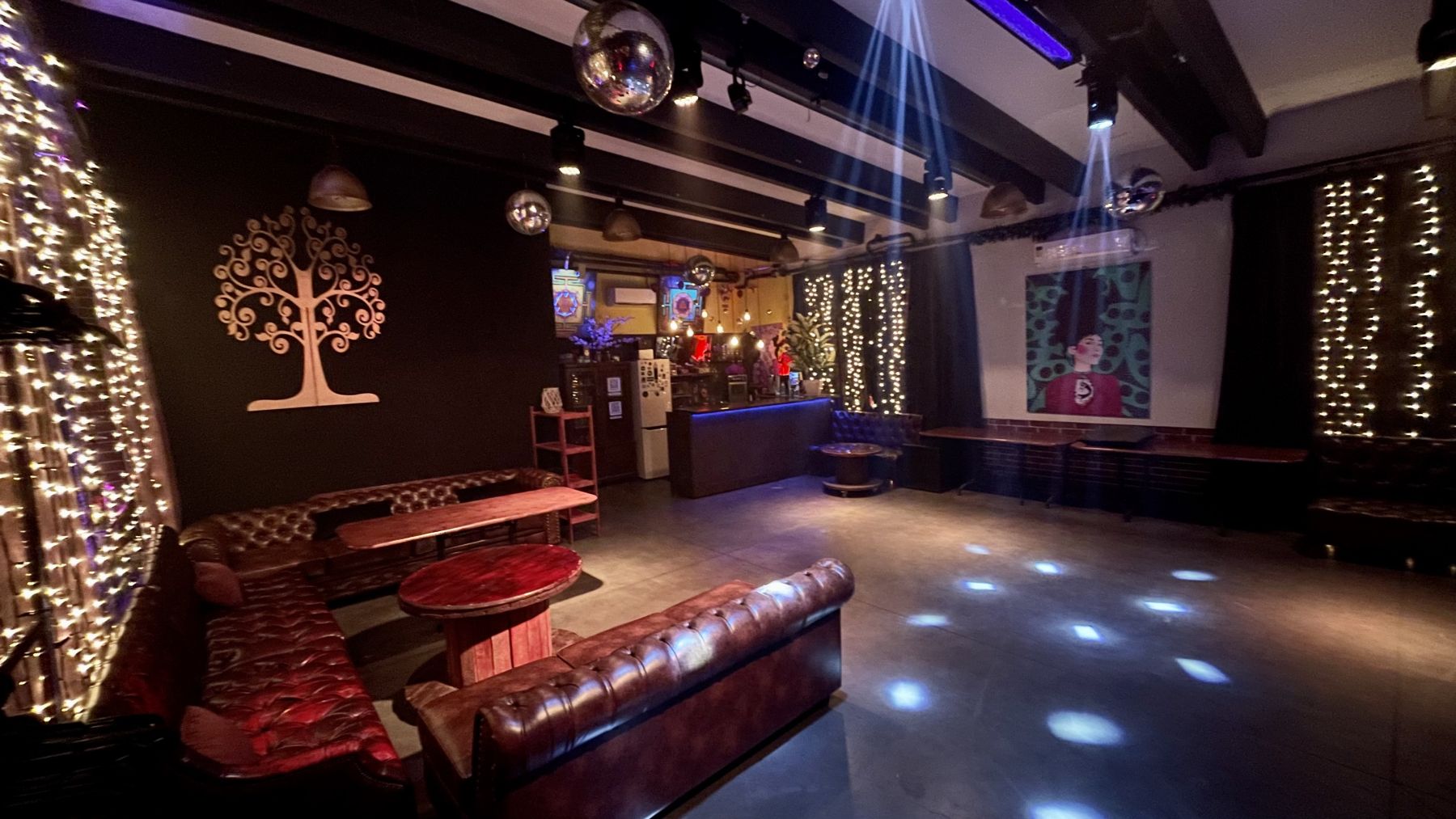 Профессиональное звуковое оборудование в лофте