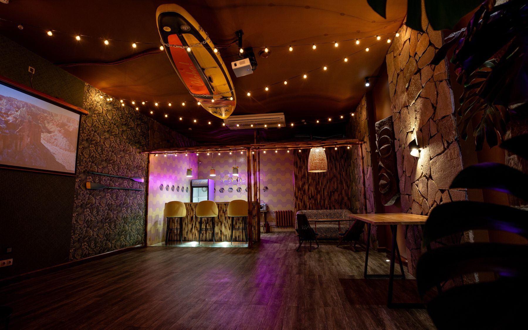 Гавайский лофт Aloha - интерьер с панорамными окнами