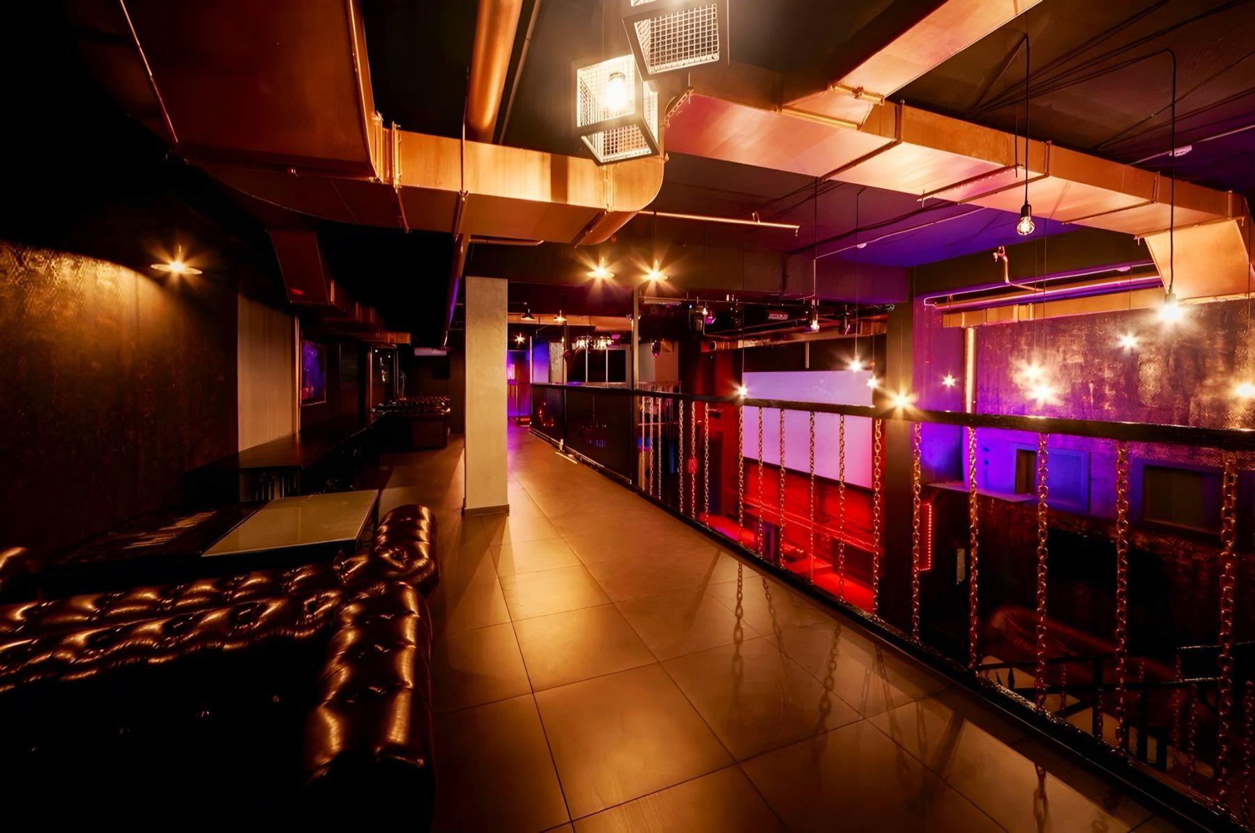 Сцена для выступлений в лофте