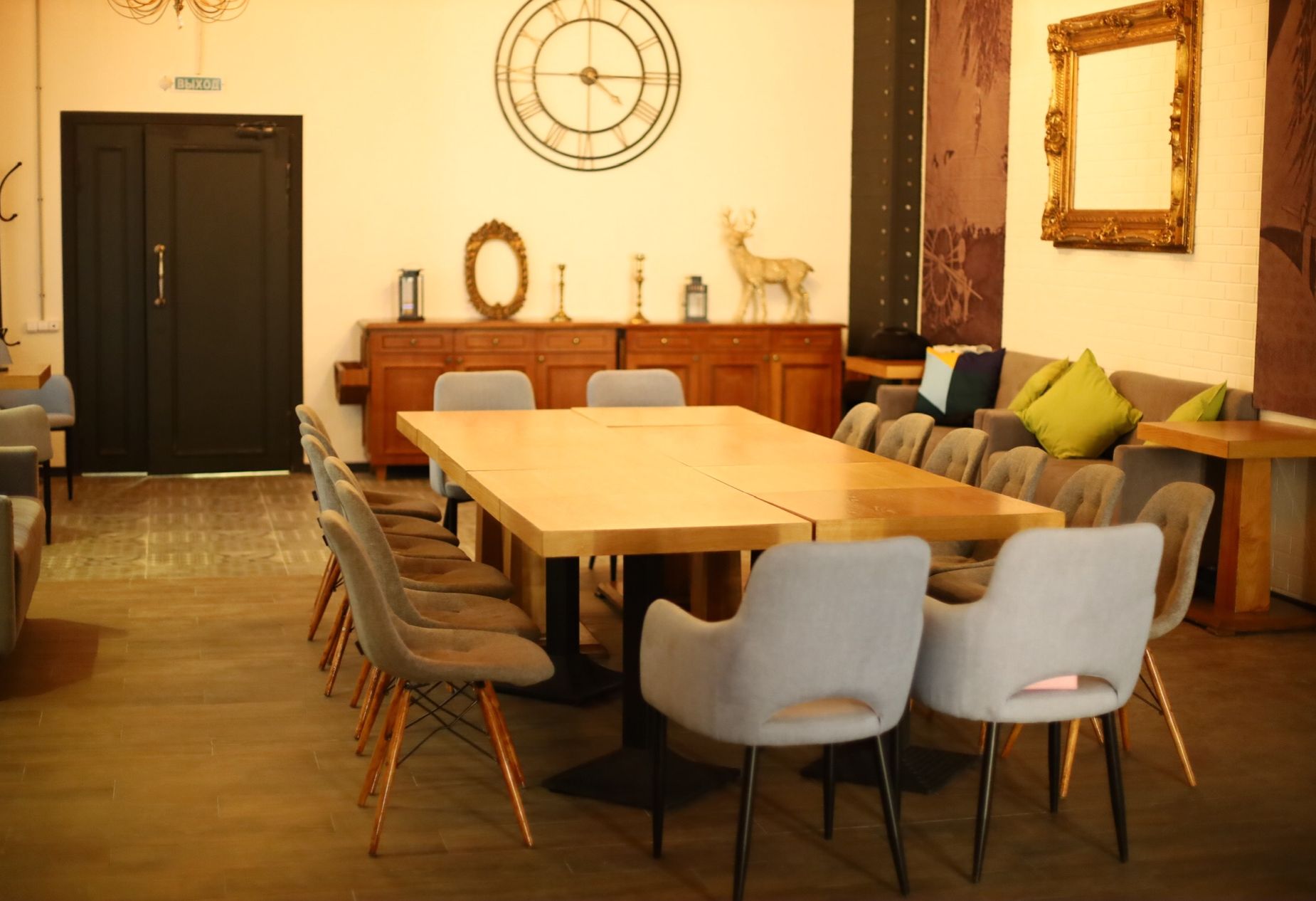 Барная стойка в лофте Lounge 1