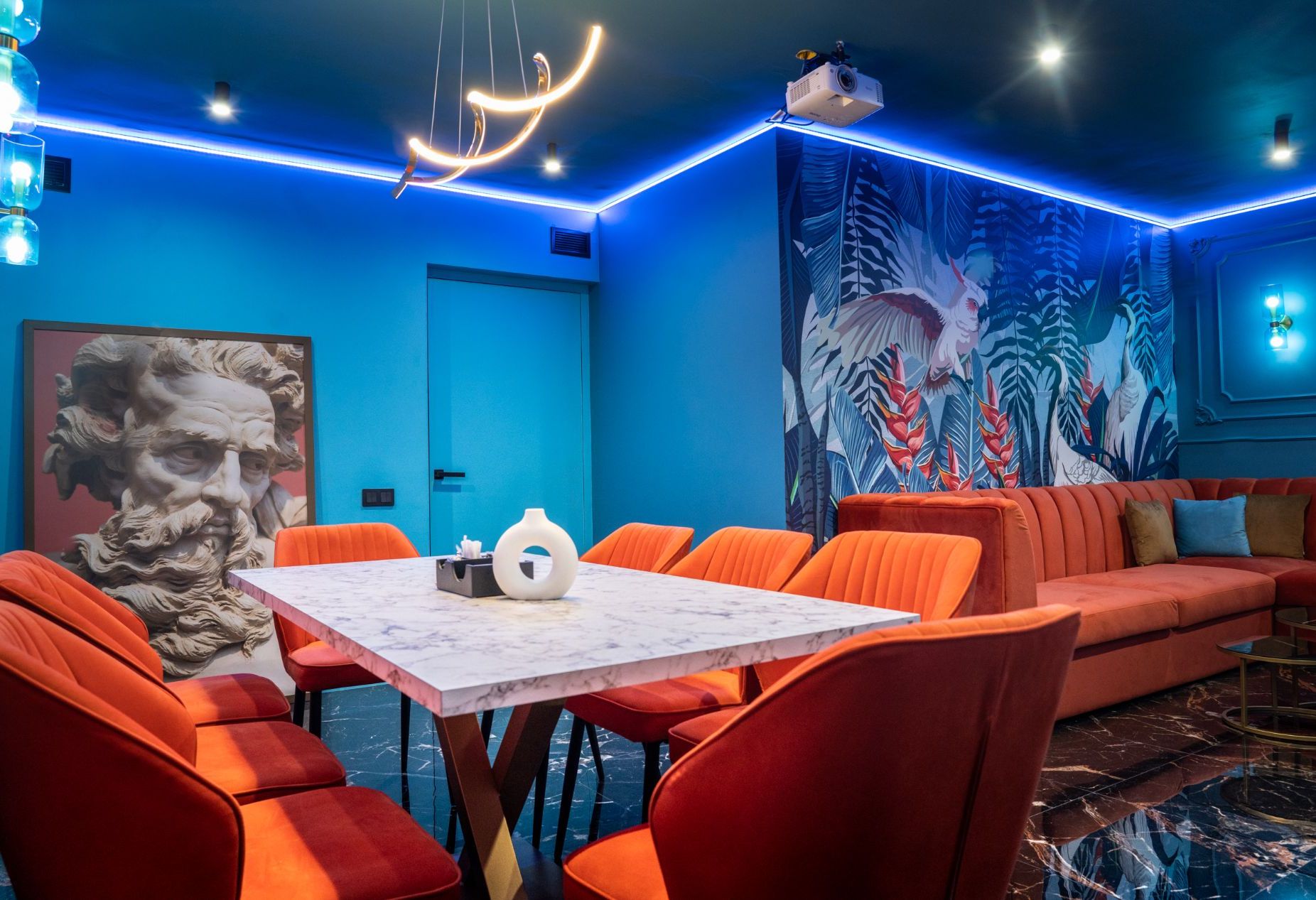 Караоке-лофт N-joy community в центре Москвы - интерьер