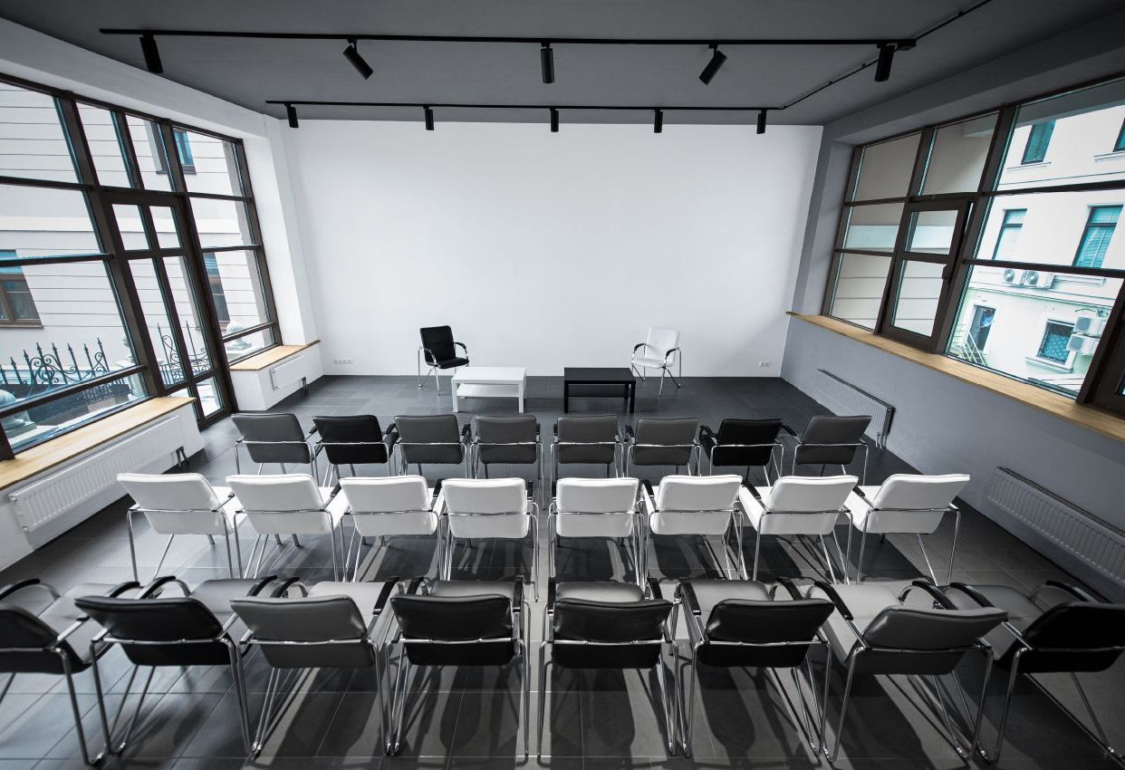 Зал для семинаров в лофте PLART