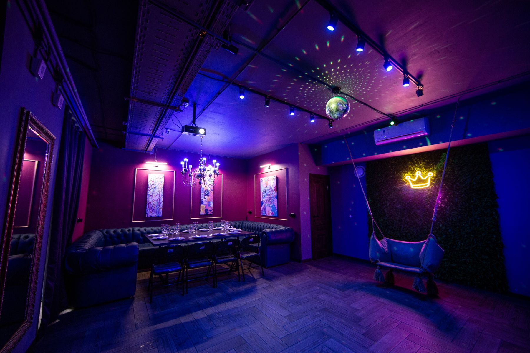 Барная стойка в лофте Queen