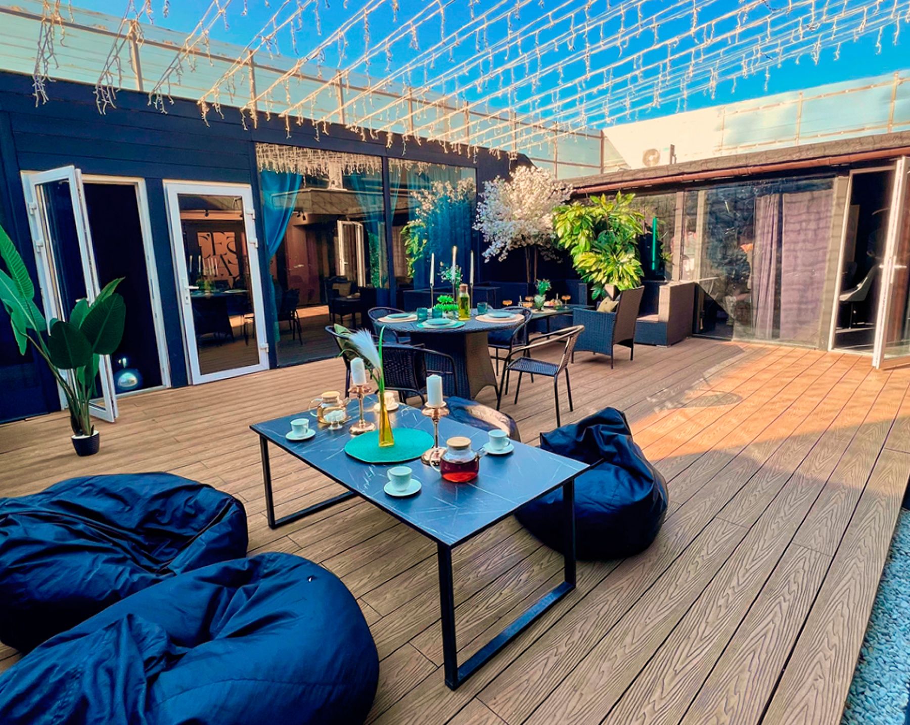 Зона lounge в лофте на крыше