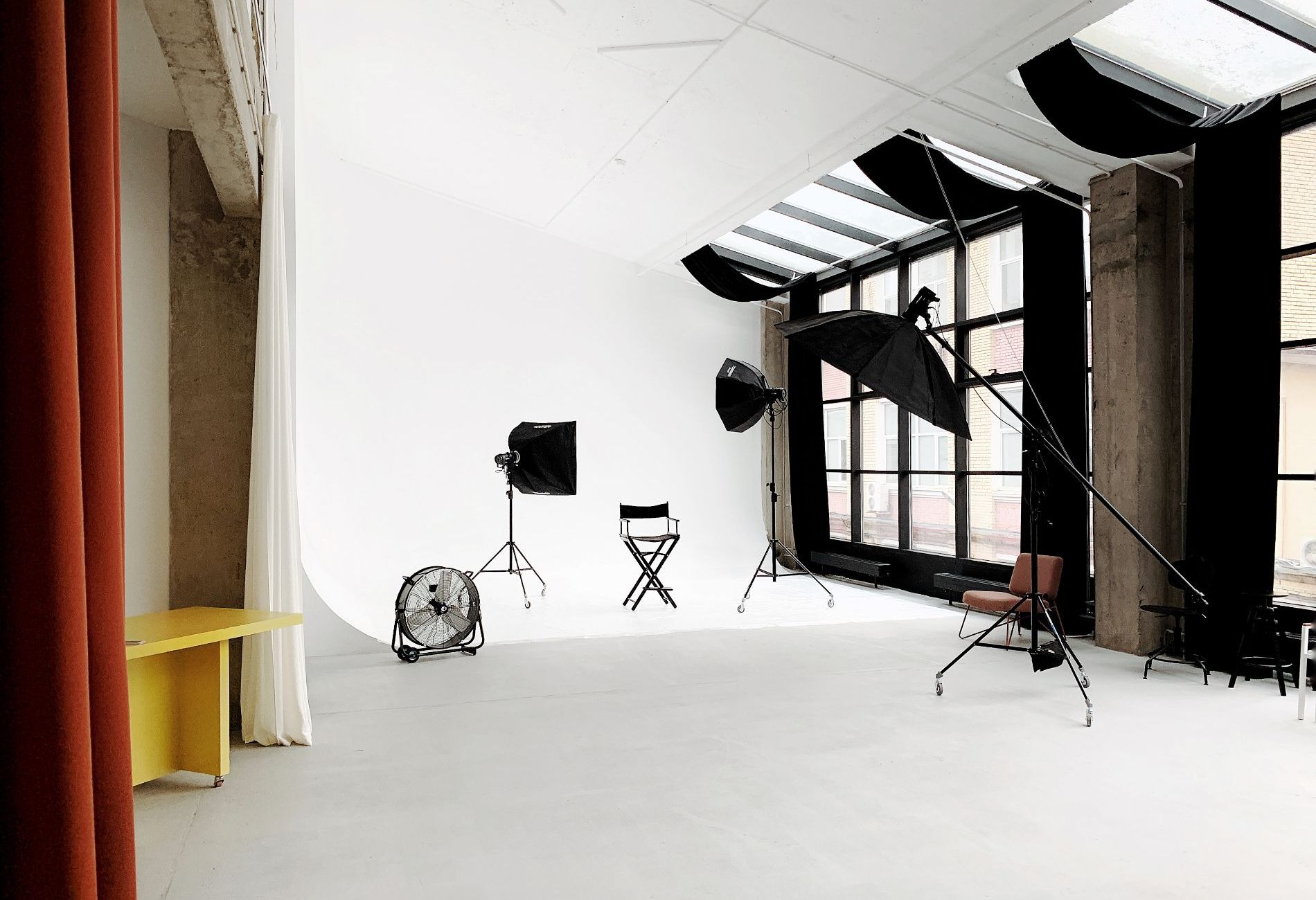 Оборудование для фотосъемок в лофт студии