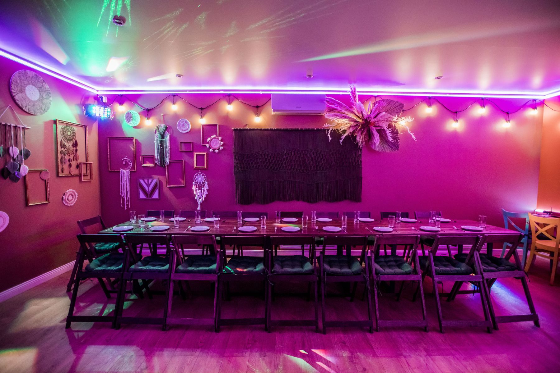 Зона для мероприятий в лофте ESTETIKA