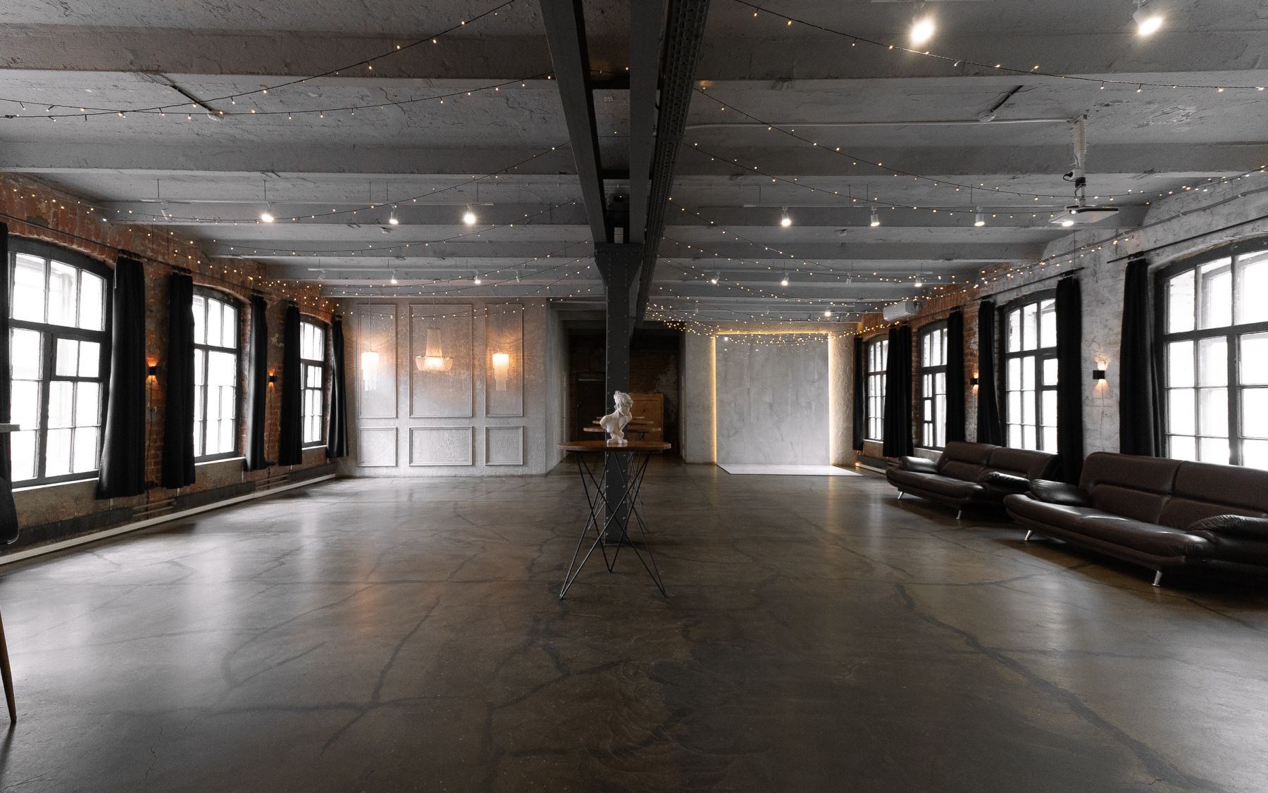 СолдАут лофт на Электрозаводской - панорамные окна