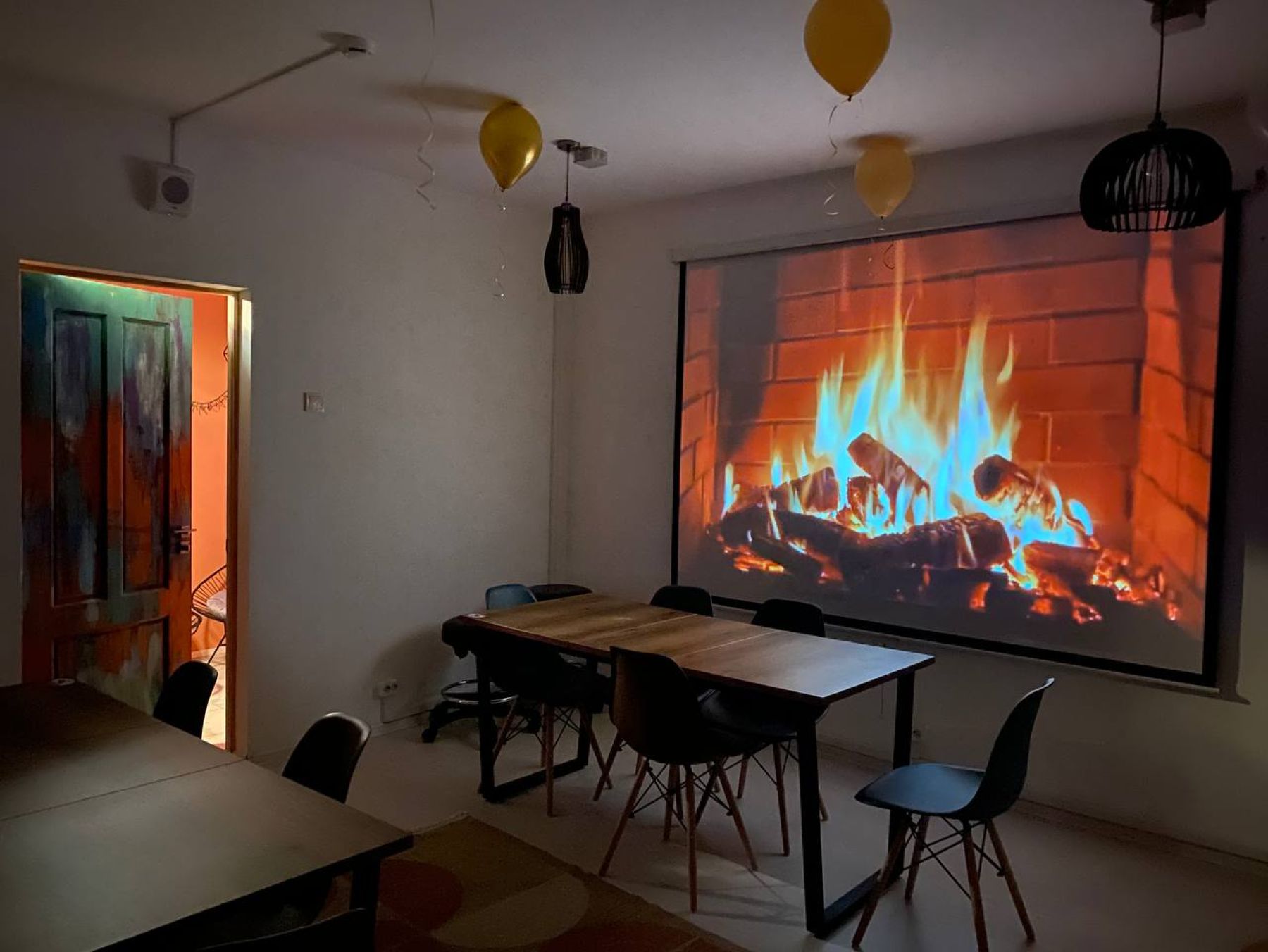 Просторный зал лофта Саванна для мероприятий