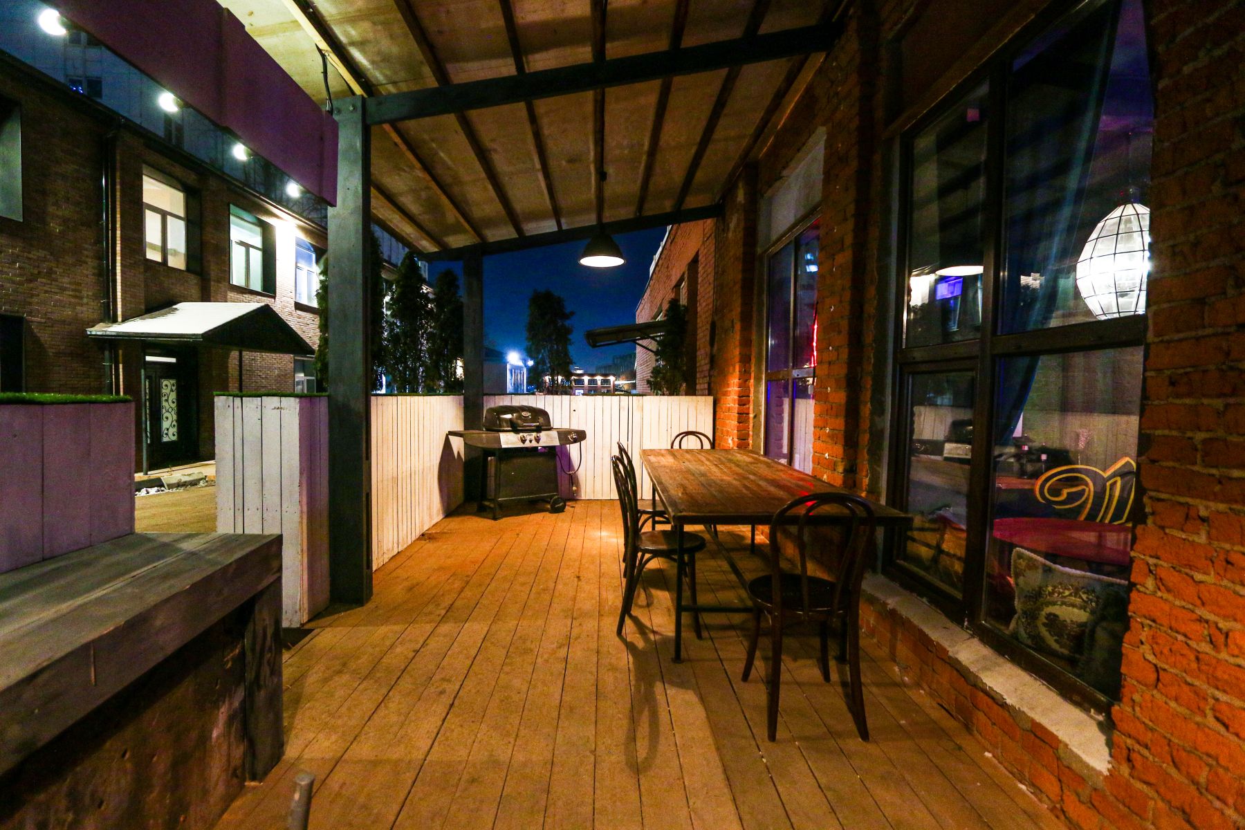 Барная стойка в лофте ROOM