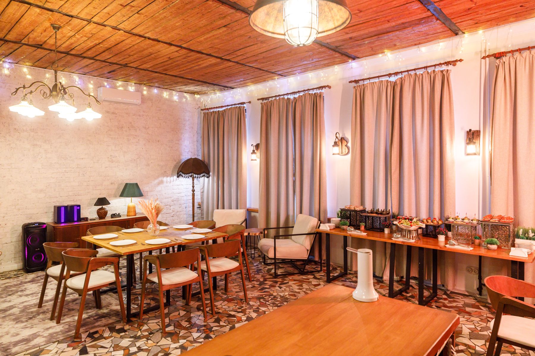 Дизайнерский интерьер лофта