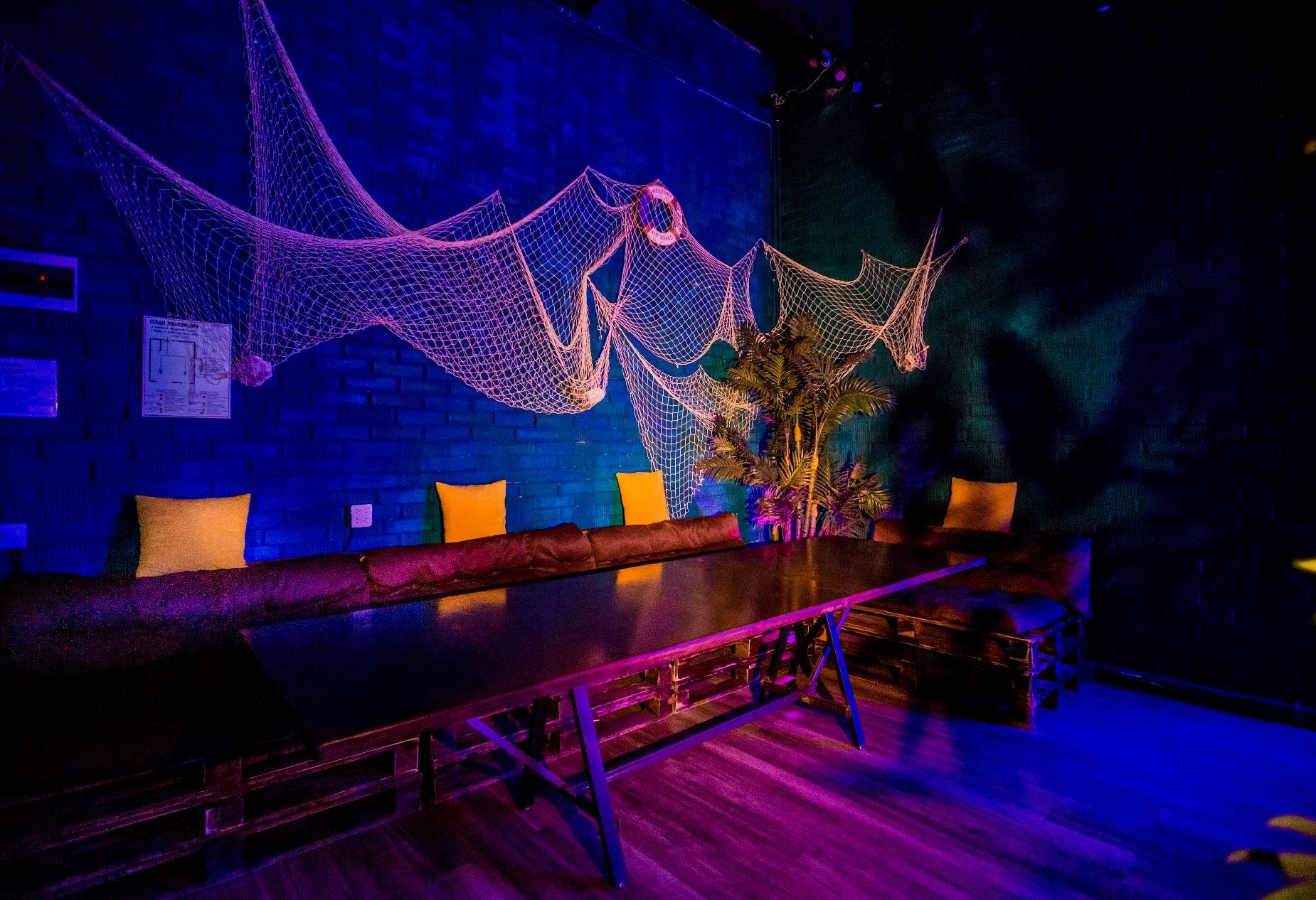 Барная стойка в лофте