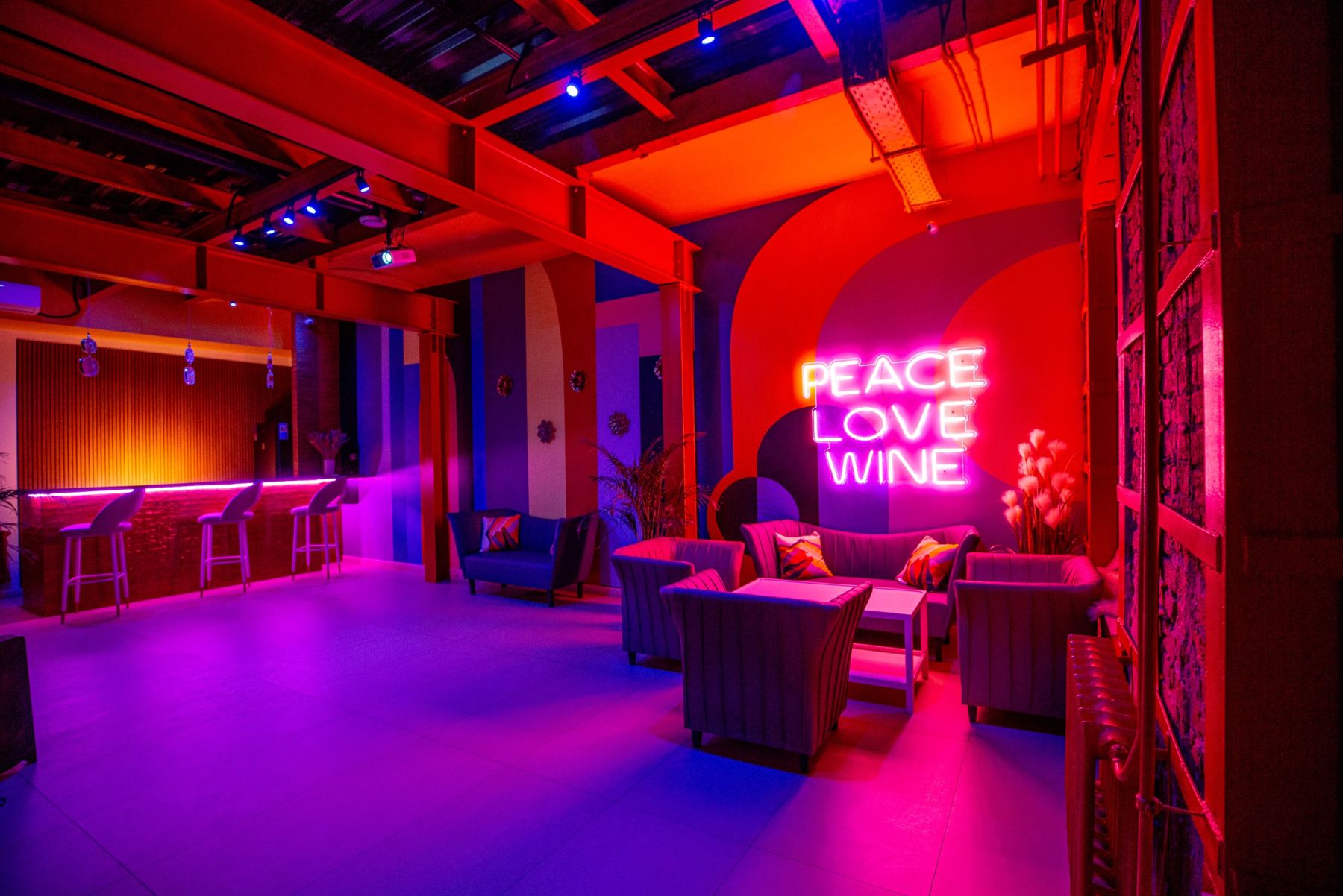 Барная зона Rich Loft на Бауманской