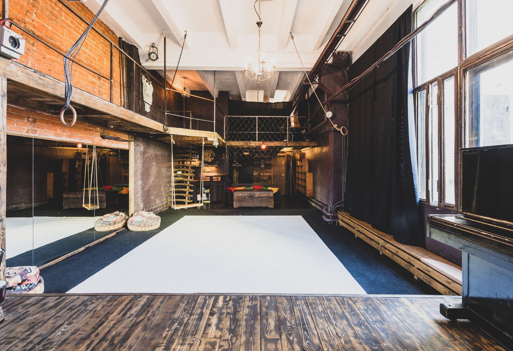 Chill зона в лофте ЛЕС