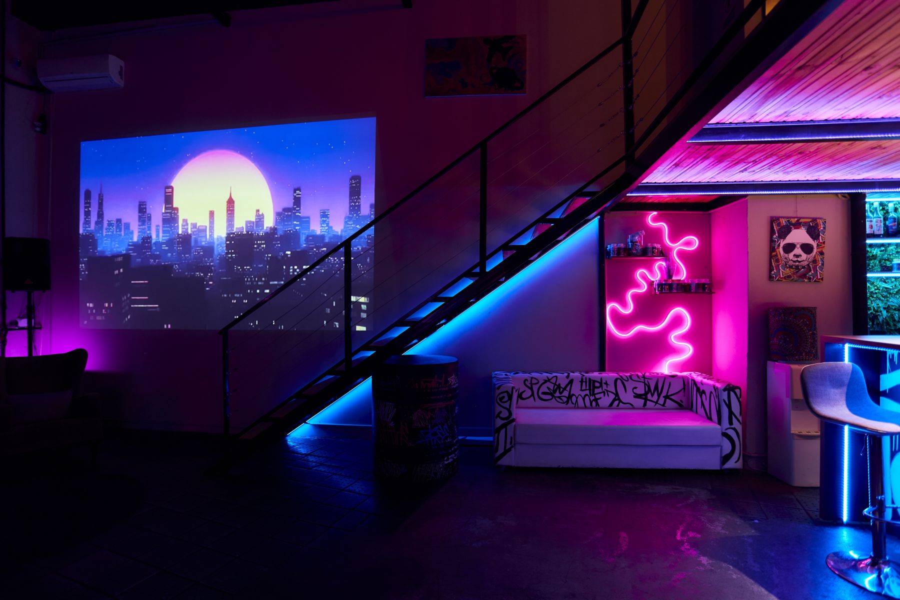 Студия Neon Space Loft для праздников