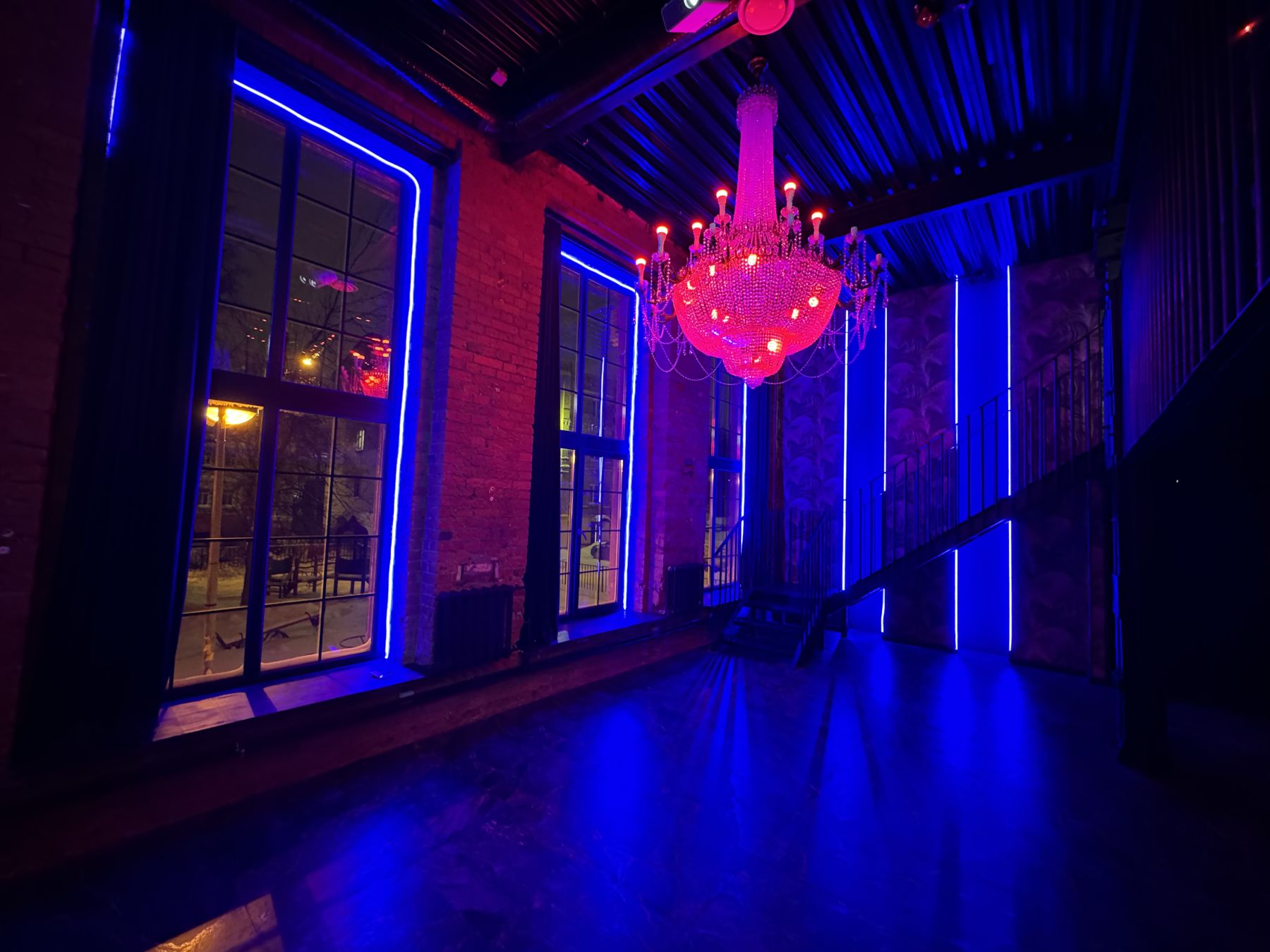 Интерьер Diamond Loft - темные тона