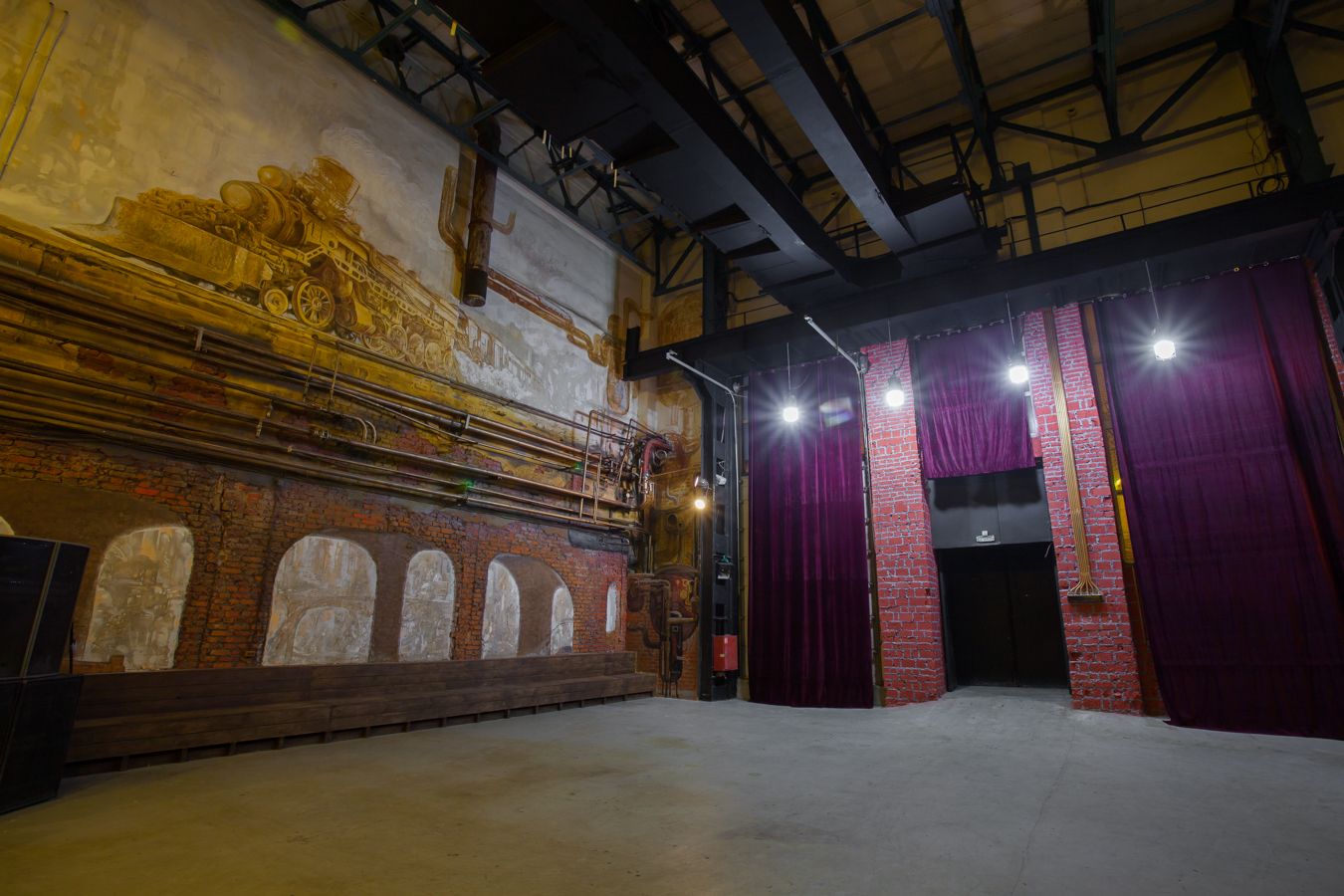 Площадка для свадеб в лофте Куб