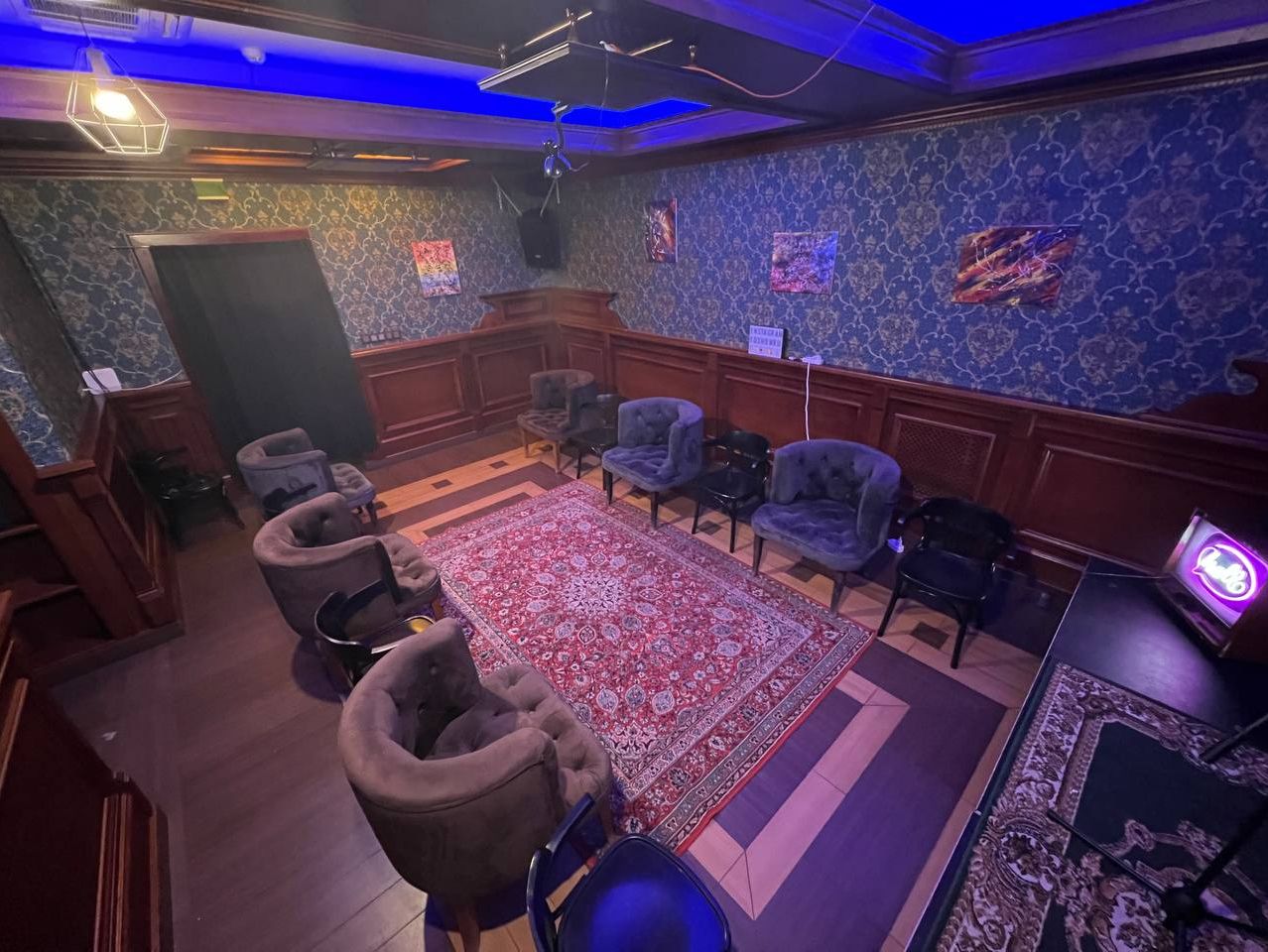 Танцпол в уникальном пространстве