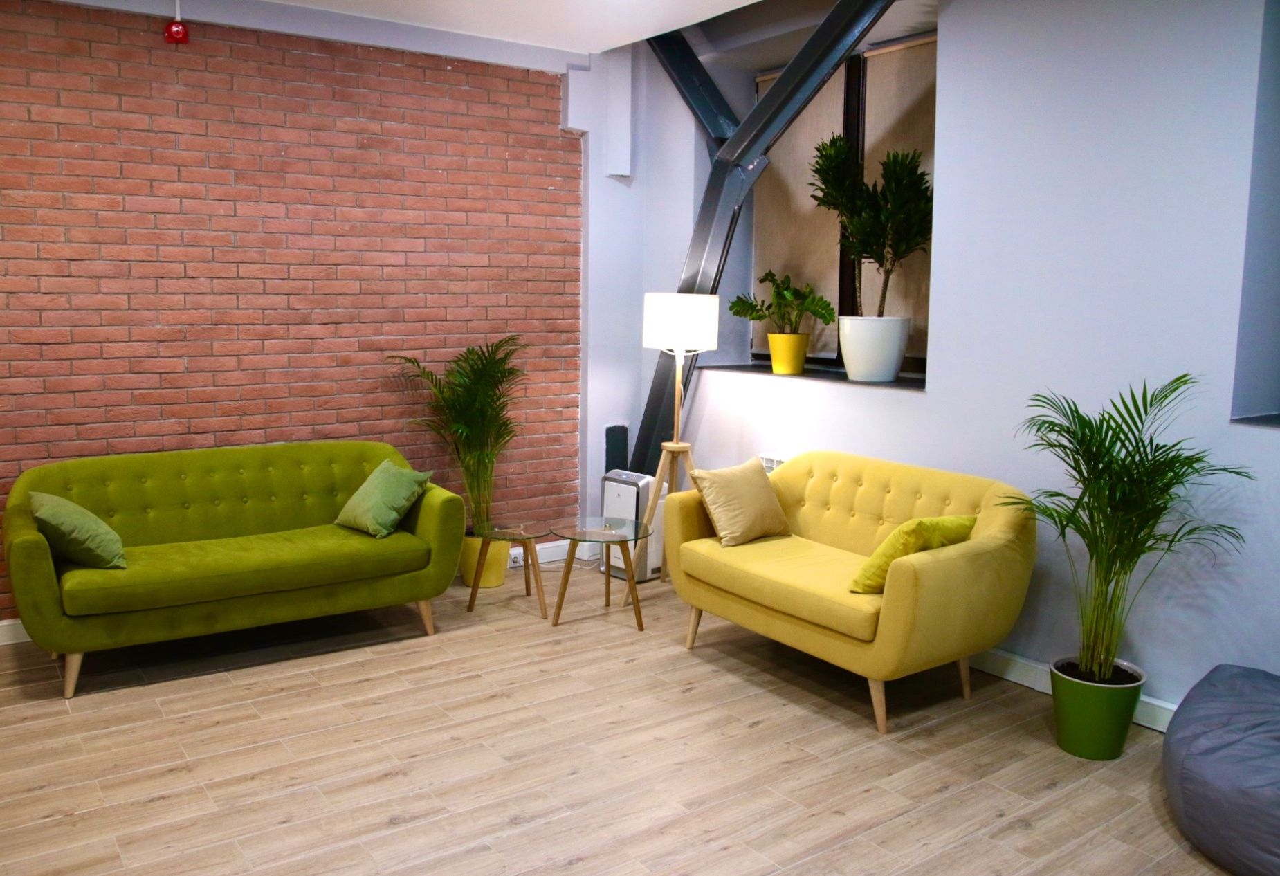 Уютный интерьер лофта Природа в Москве