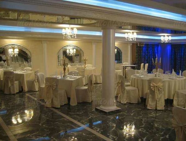 Интерьер банкетного зала Garden Hall в Москве