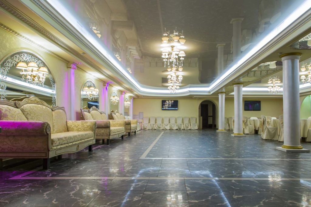 Осветительные приборы в Garden Hall