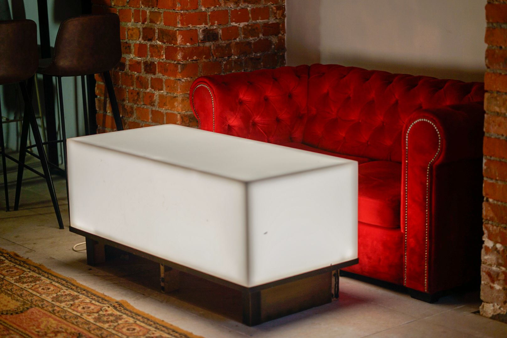 Комфортабельные залы лофт-бара Три Бобра