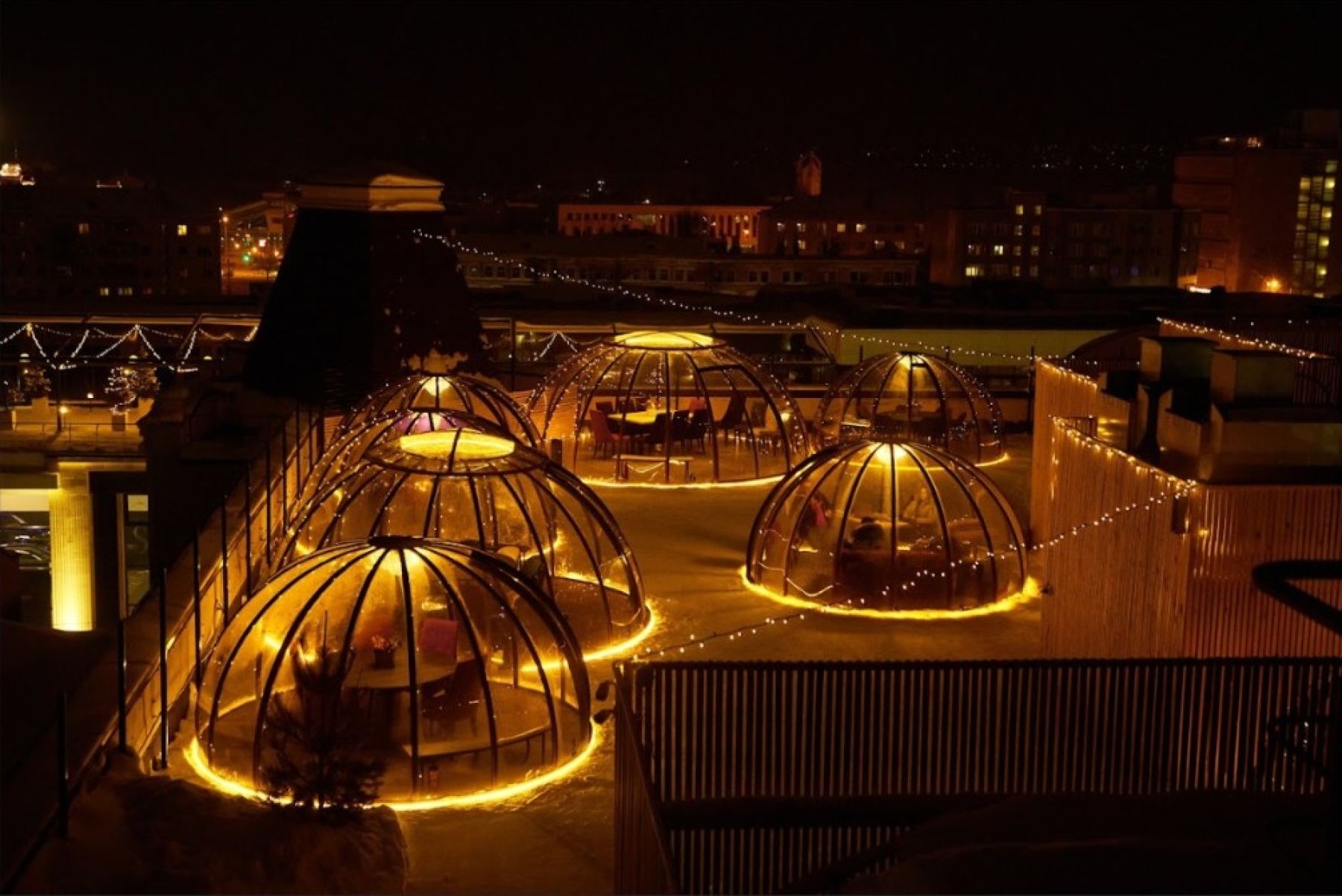 Зал ресторана Igloobar