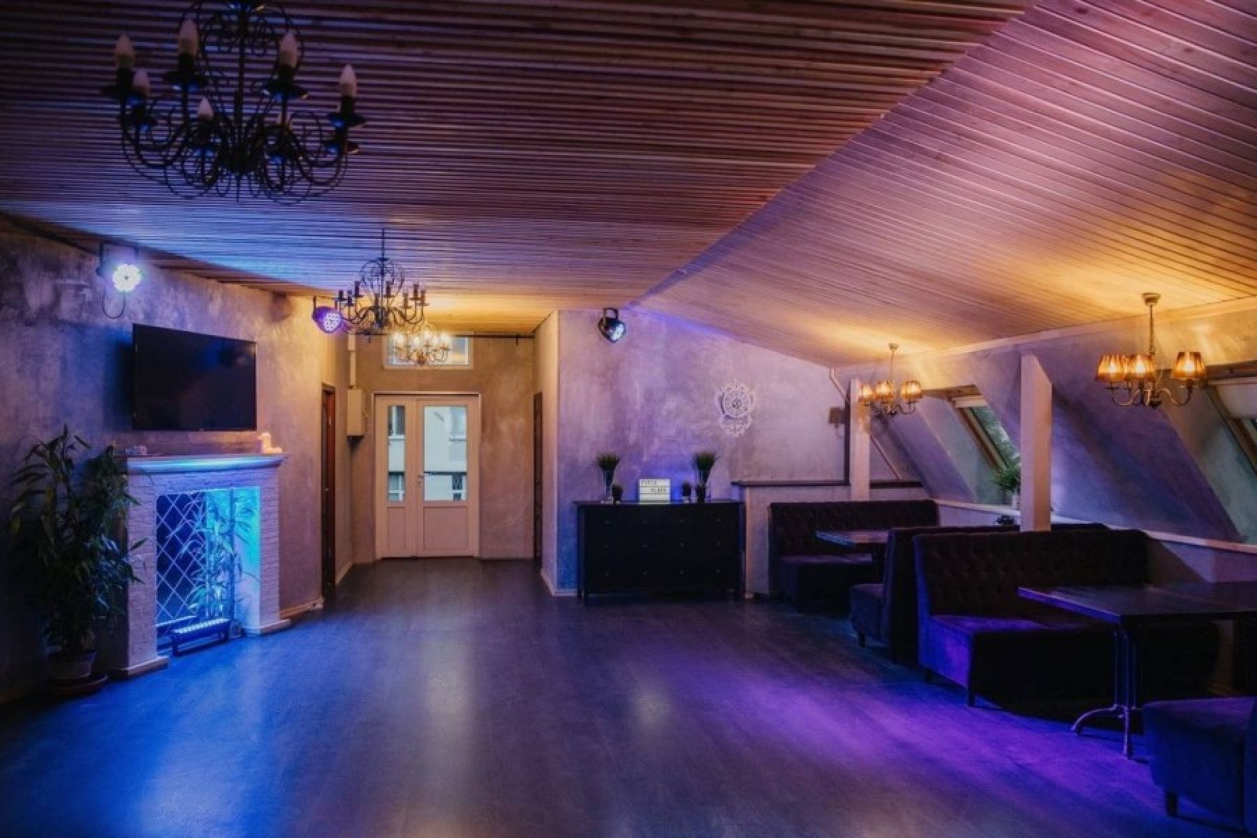 Просторное помещение лофта для мероприятий