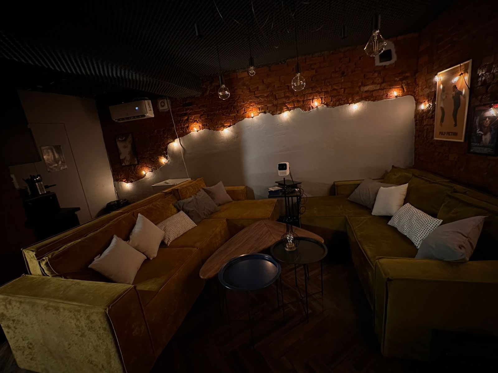 Киноэкран в лофте Импульс