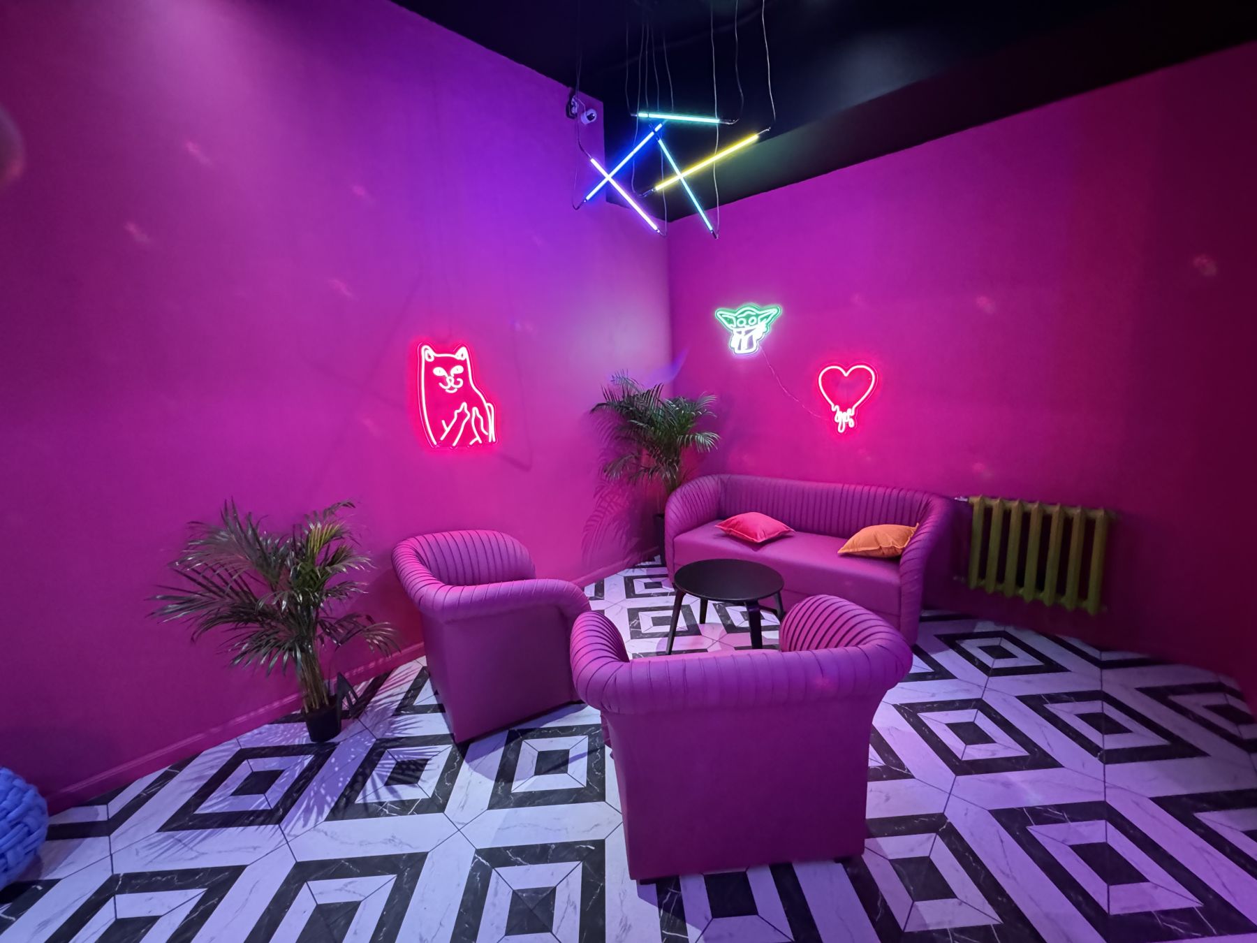 Комфортный зал для праздников в Prisma Loft