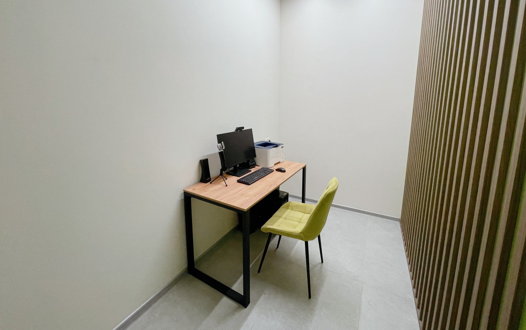 Светлая вебинарная комната в Академии Кантаты