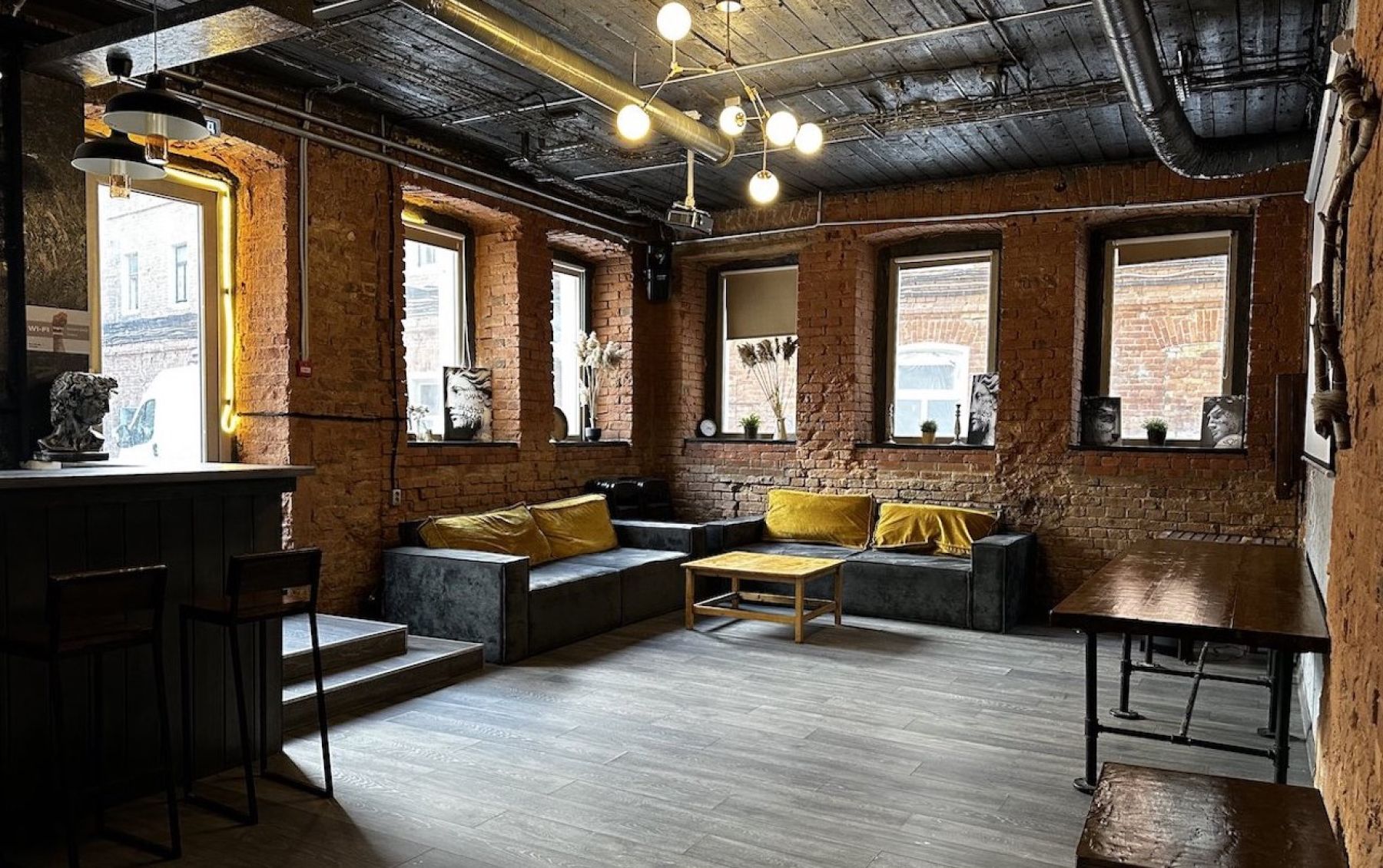 Лофт Брутал - интерьер с кирпичными стенами
