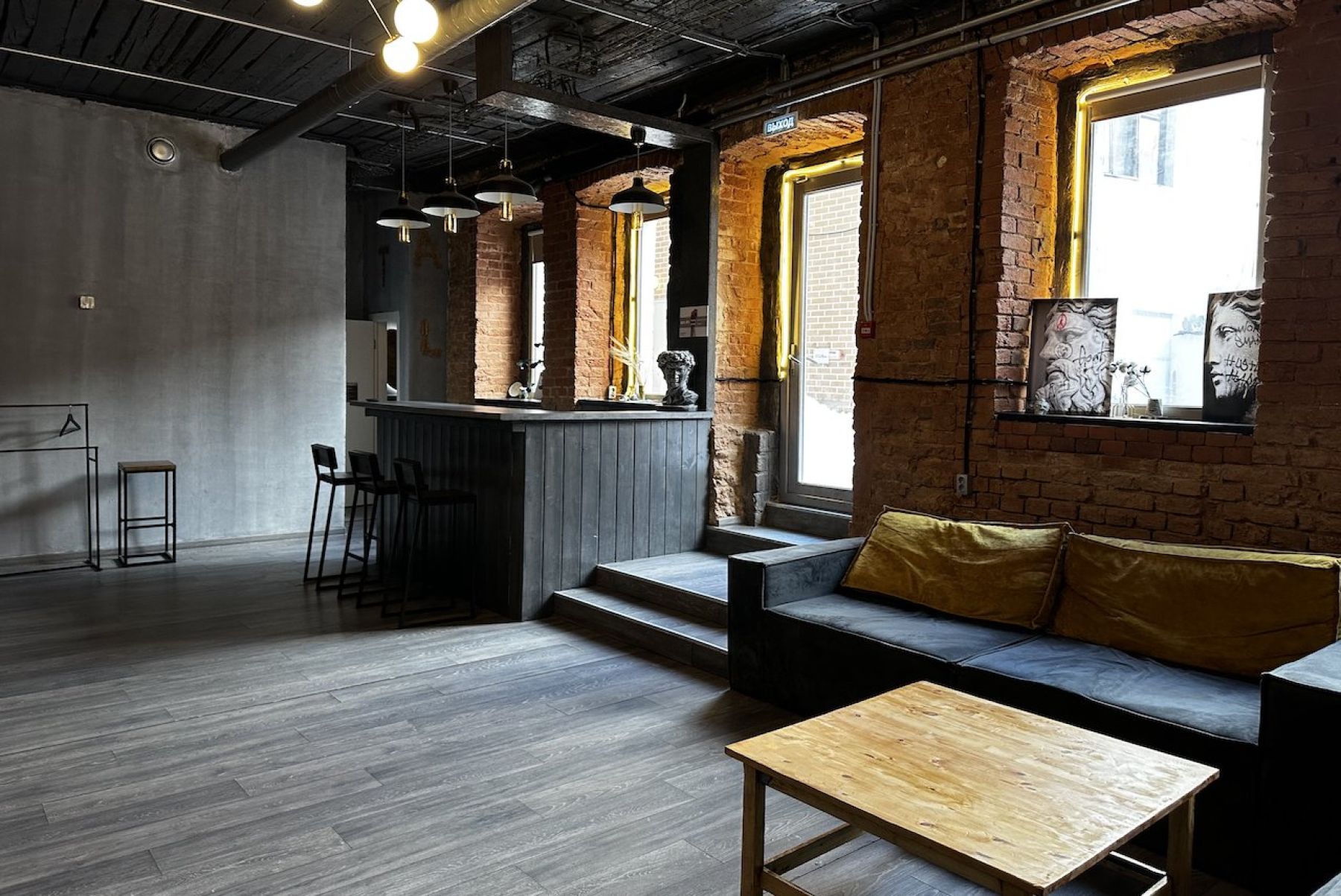 Зона для отдыха в лофте Брутал