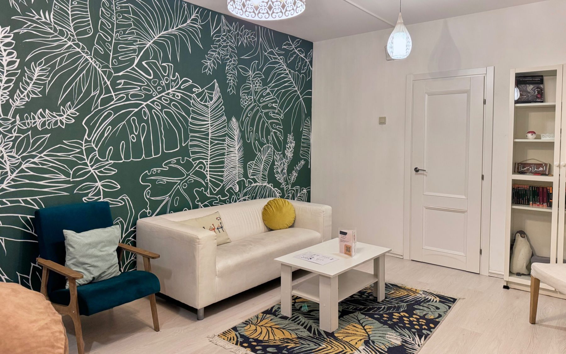 Тропический лофт Academia Antikino - уютный интерьер